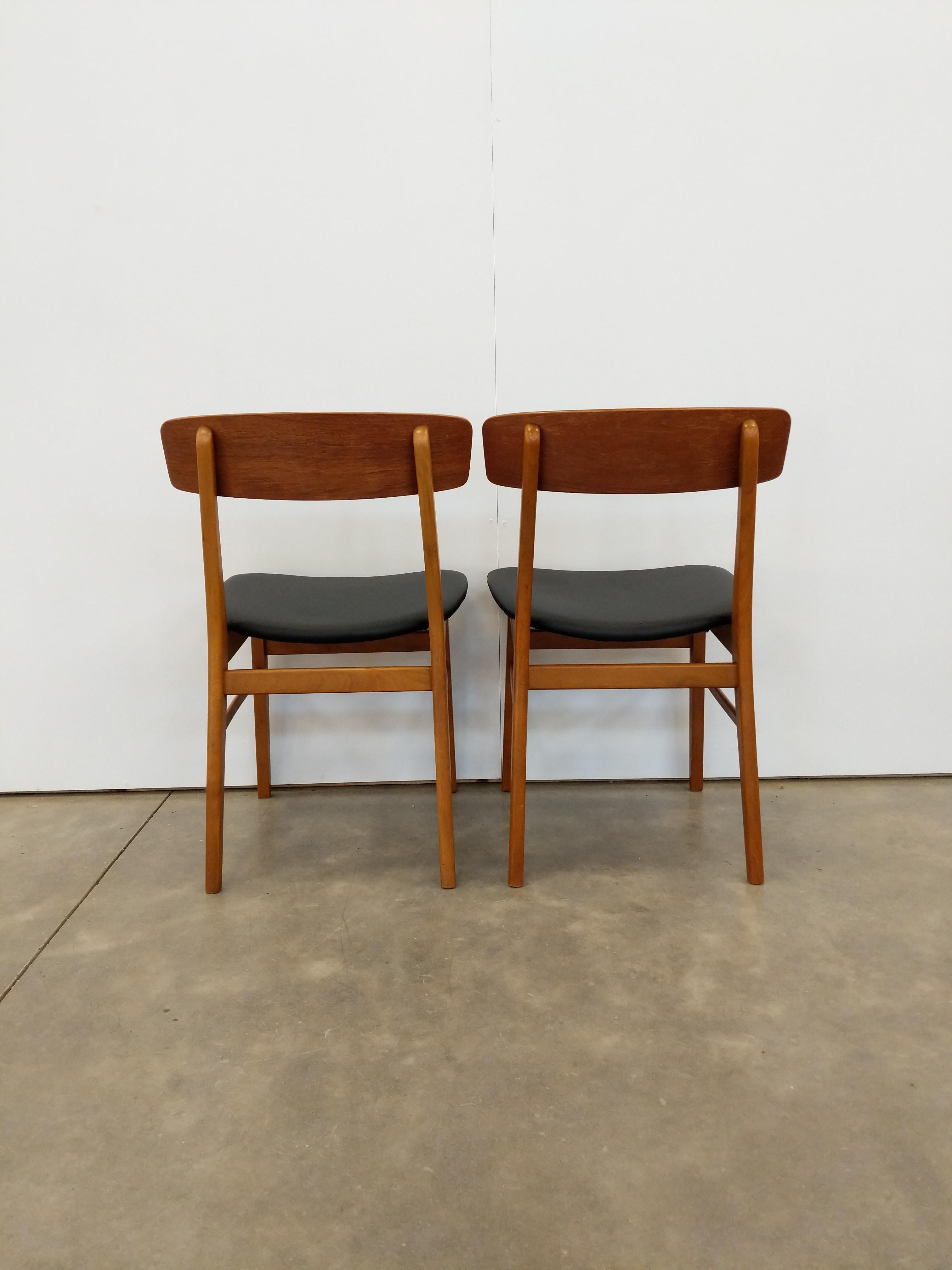 Pair of Vintage Danish Modern Dining Chairs by Farstrup (Moderne der Mitte des Jahrhunderts)