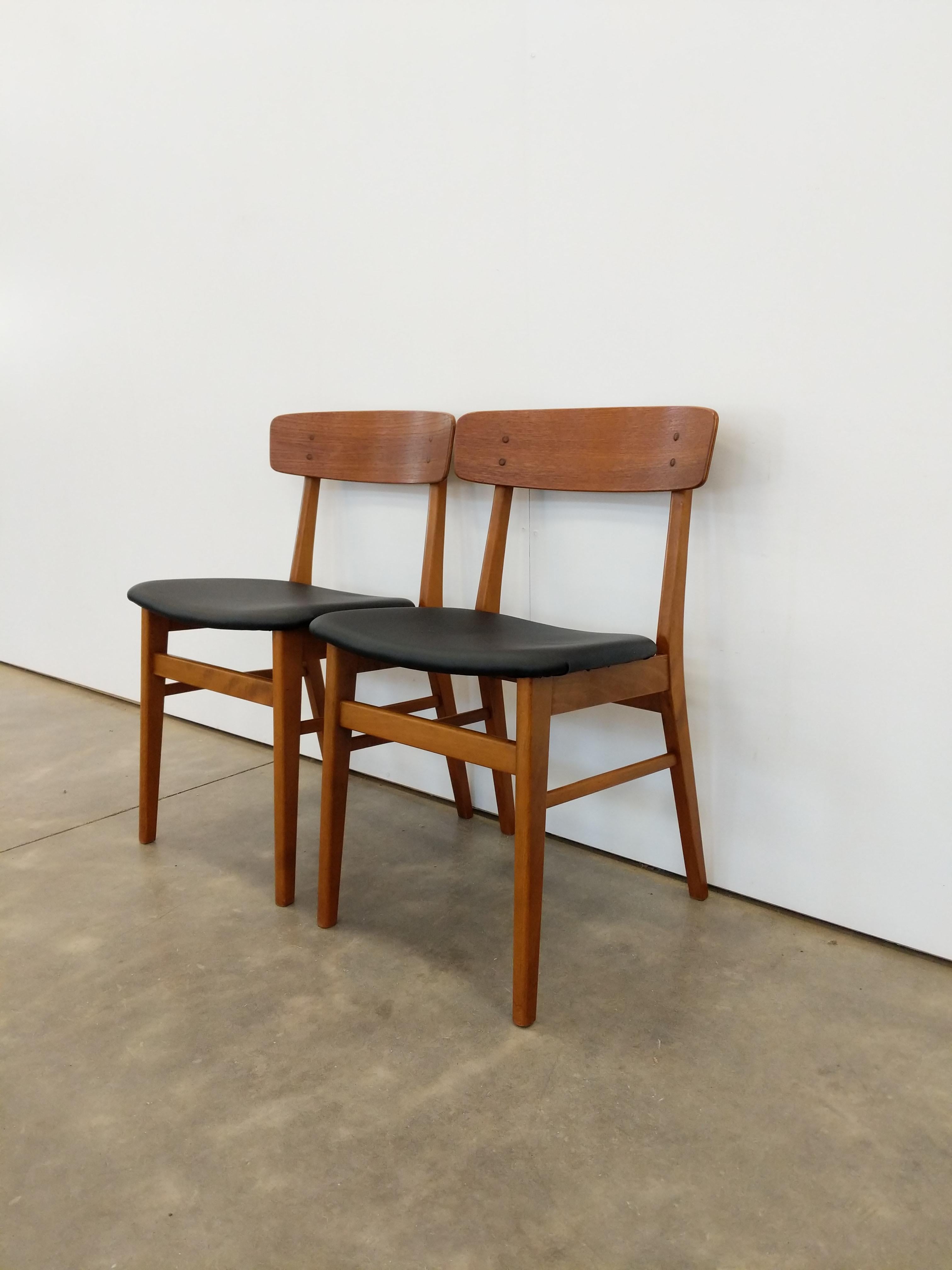Pair of Vintage Danish Modern Dining Chairs by Farstrup (20. Jahrhundert)