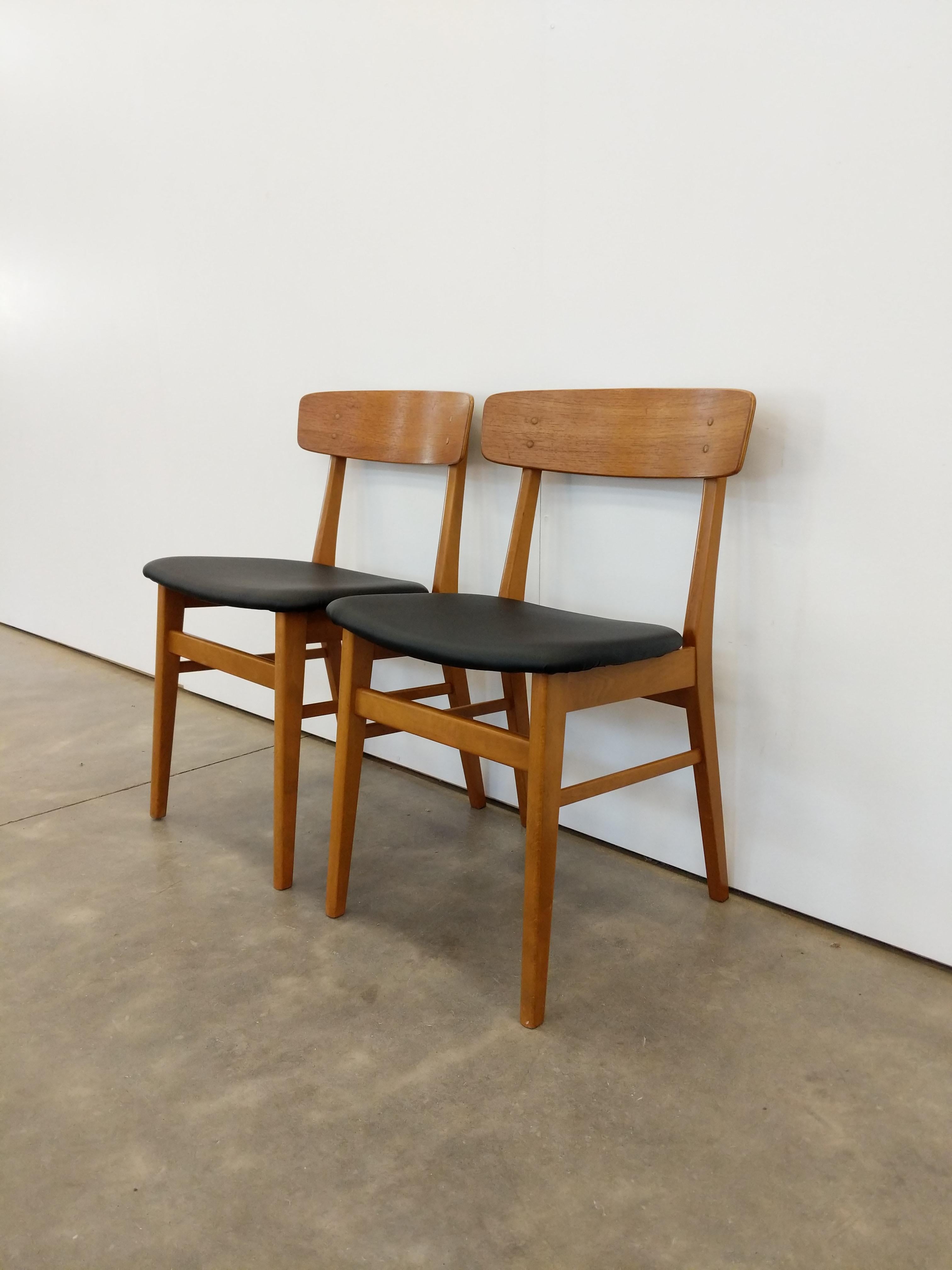 Pair of Vintage Danish Modern Dining Chairs by Farstrup (20. Jahrhundert)