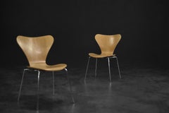 Pair of Vintage Danish Modern Series 7 Chairs by Arne Jacobsen for Fritz Hansen