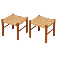 Ein Paar Vintage-Hocker im dänischen Modern-Stil aus Teakholz und geflochtener Papierschnur, 1970er Jahre