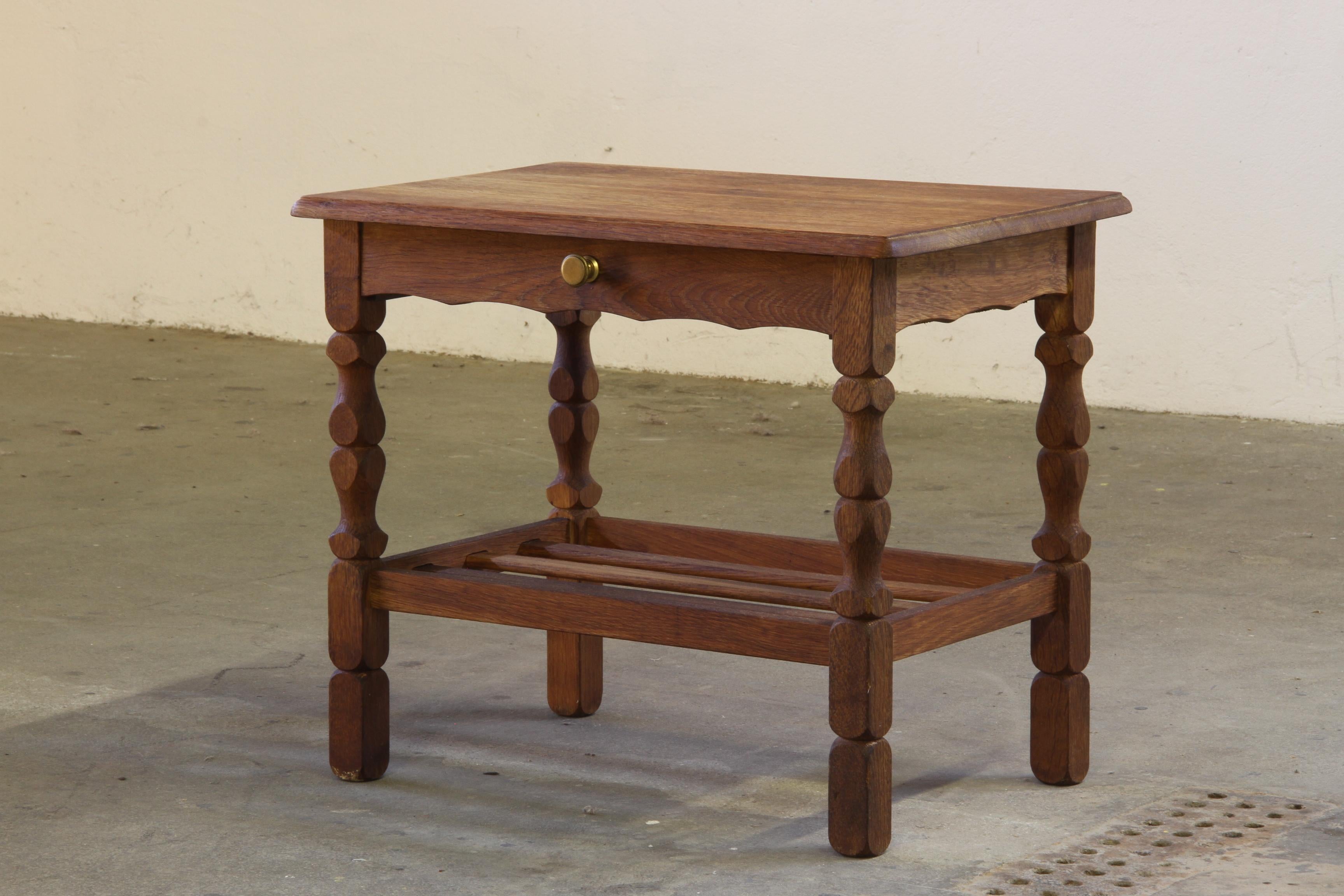 Coppia di comodini d'epoca in Oak Oak con. Cassetto e ripiano, stile Kjærnulf, anni '70 in vendita 1