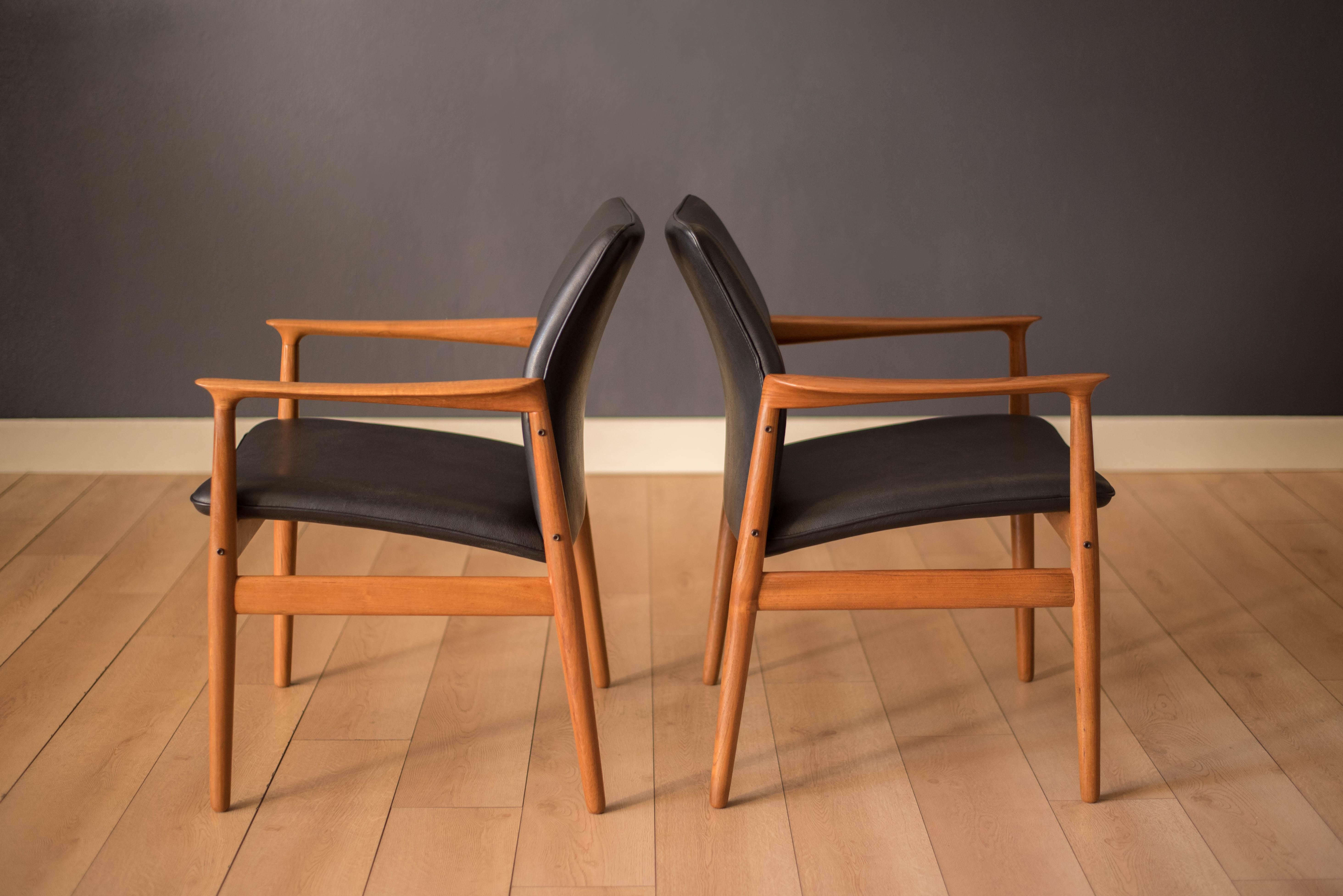 Scandinavian Modern Pair of Vintage Danish Teak and Leather Armchairs by Grete Jalk for Glostrup For Sale