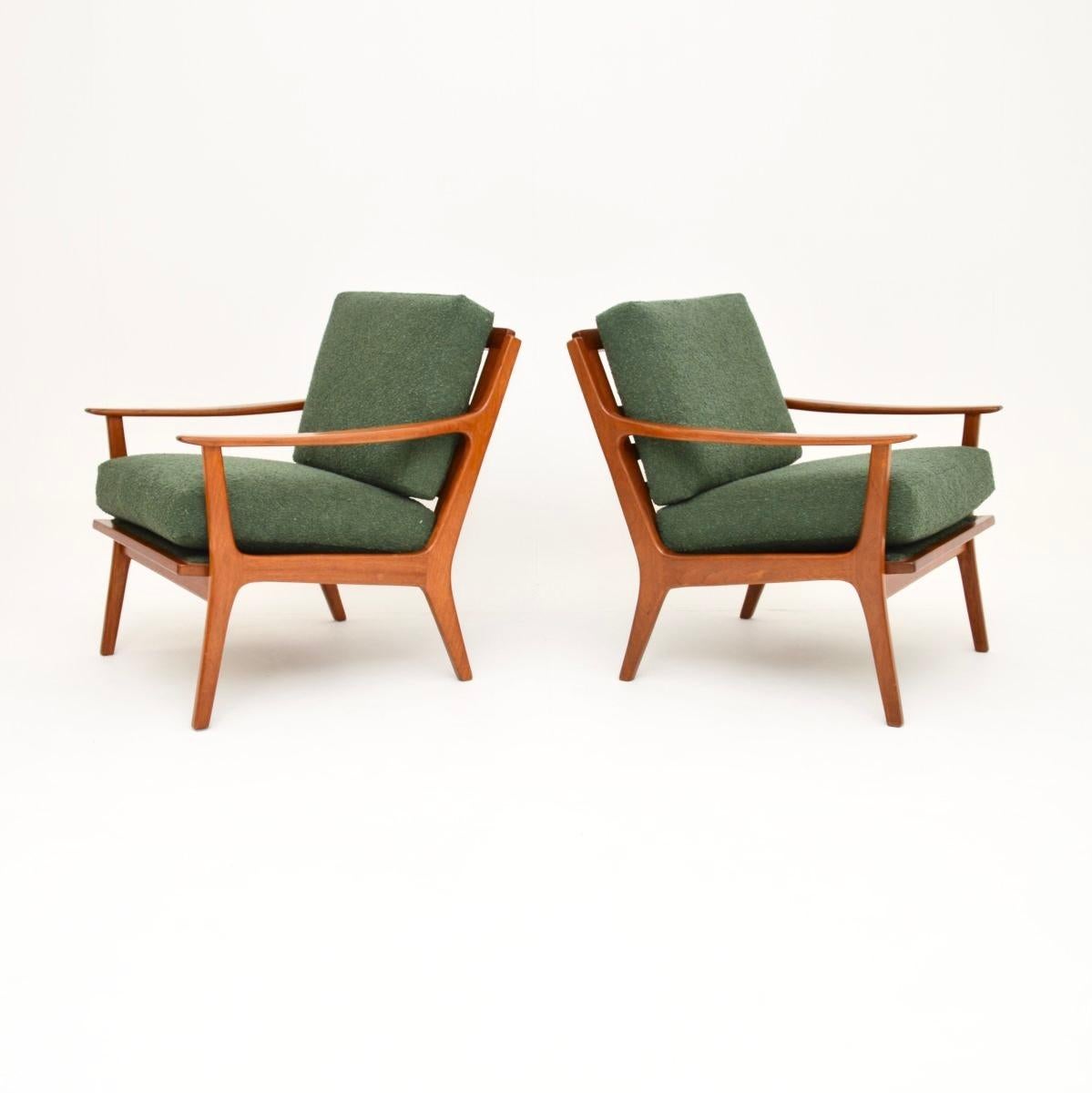 Mid-Century Modern Pair of Vintage Danish Teak Armchairs For Sale