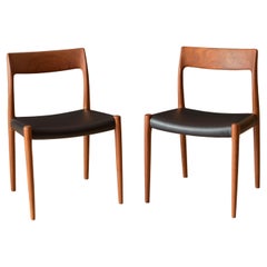 Paar dänisches Teakholz im Vintage-Stil  Modell 77 Esszimmerstühle von Niels Otto Moller