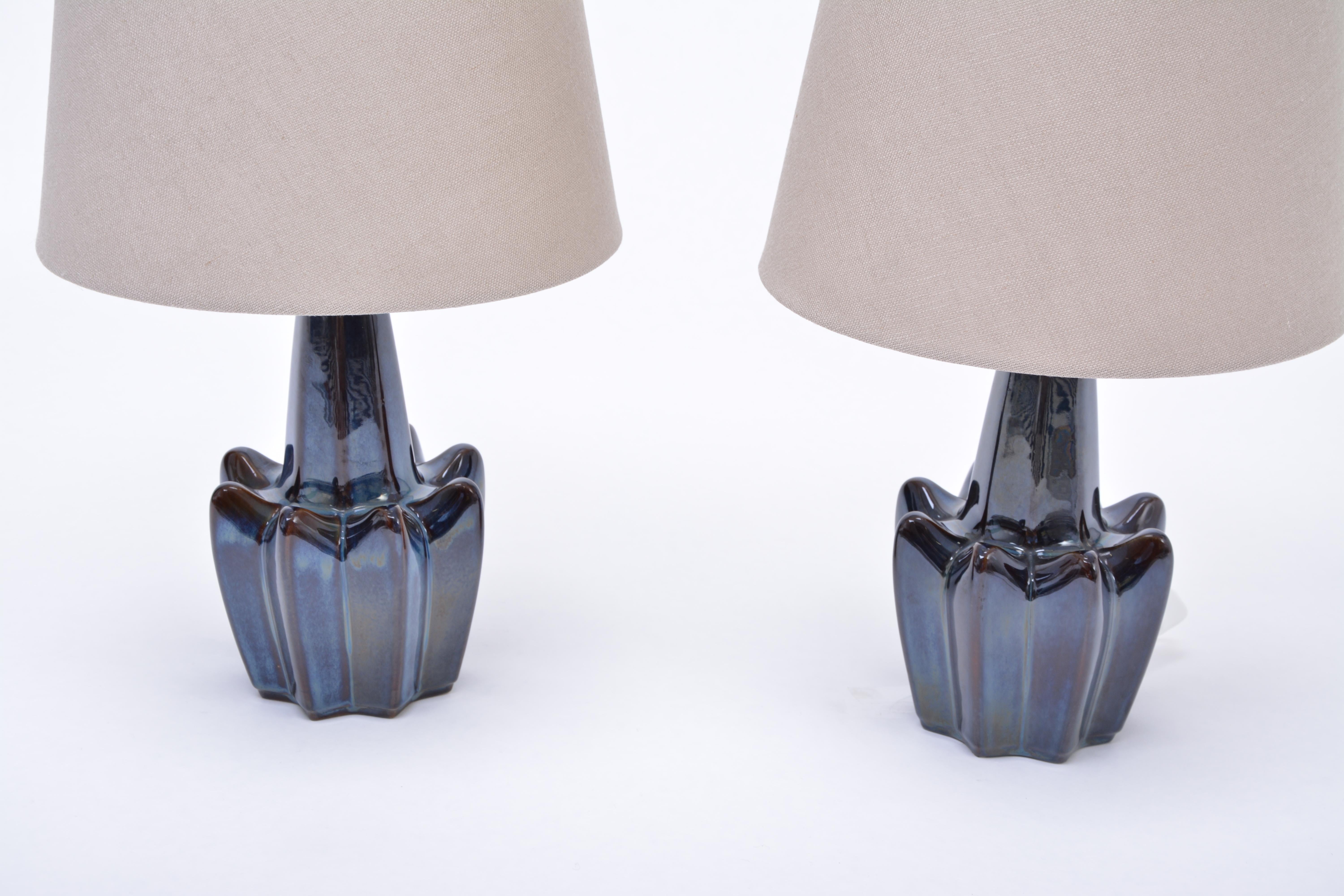 Glazed Pair of Mid-Century Modern dark blue Stoneware table lamps model 1046 by Soholm