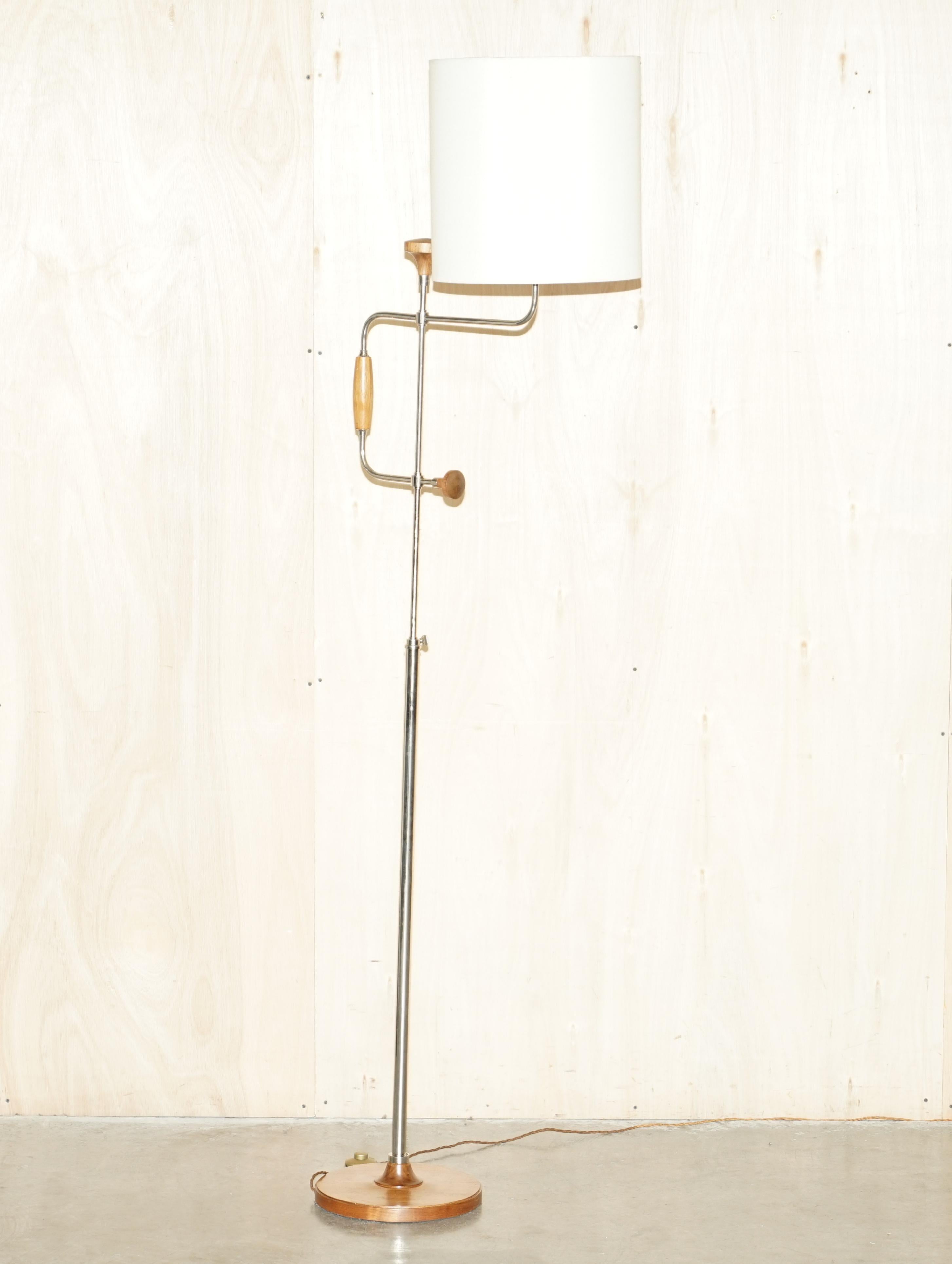 Hand-Crafted PAIR OF ViNTAGE DAVID LINLEY ADJUSTABLE TELESCOPIC FLOOR LAMPS ORIGINAL SHADEs For Sale