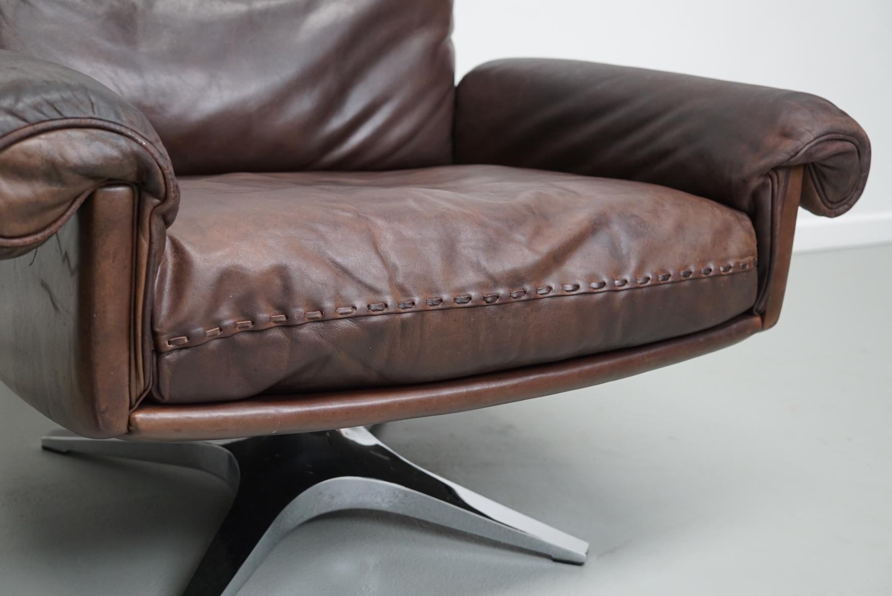 Paar Vintage De Sede DS-31 Drehsessel aus braunem Leder 7