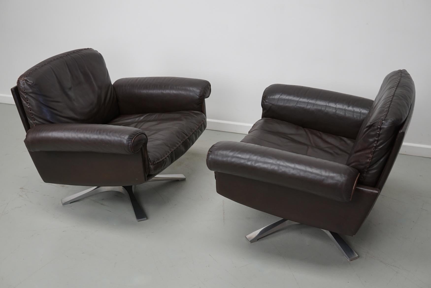 Paire de fauteuils pivotants en cuir Brown De Sede DS-31 d'époque en vente 6
