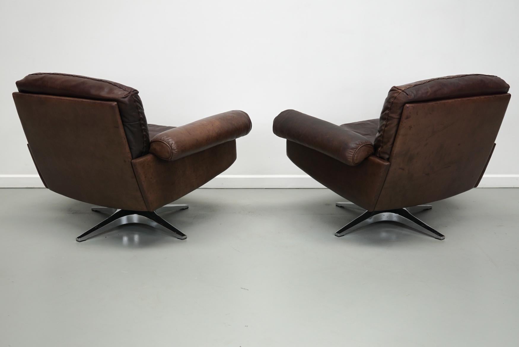Paar Vintage De Sede DS-31 Drehsessel aus braunem Leder (Moderne der Mitte des Jahrhunderts)