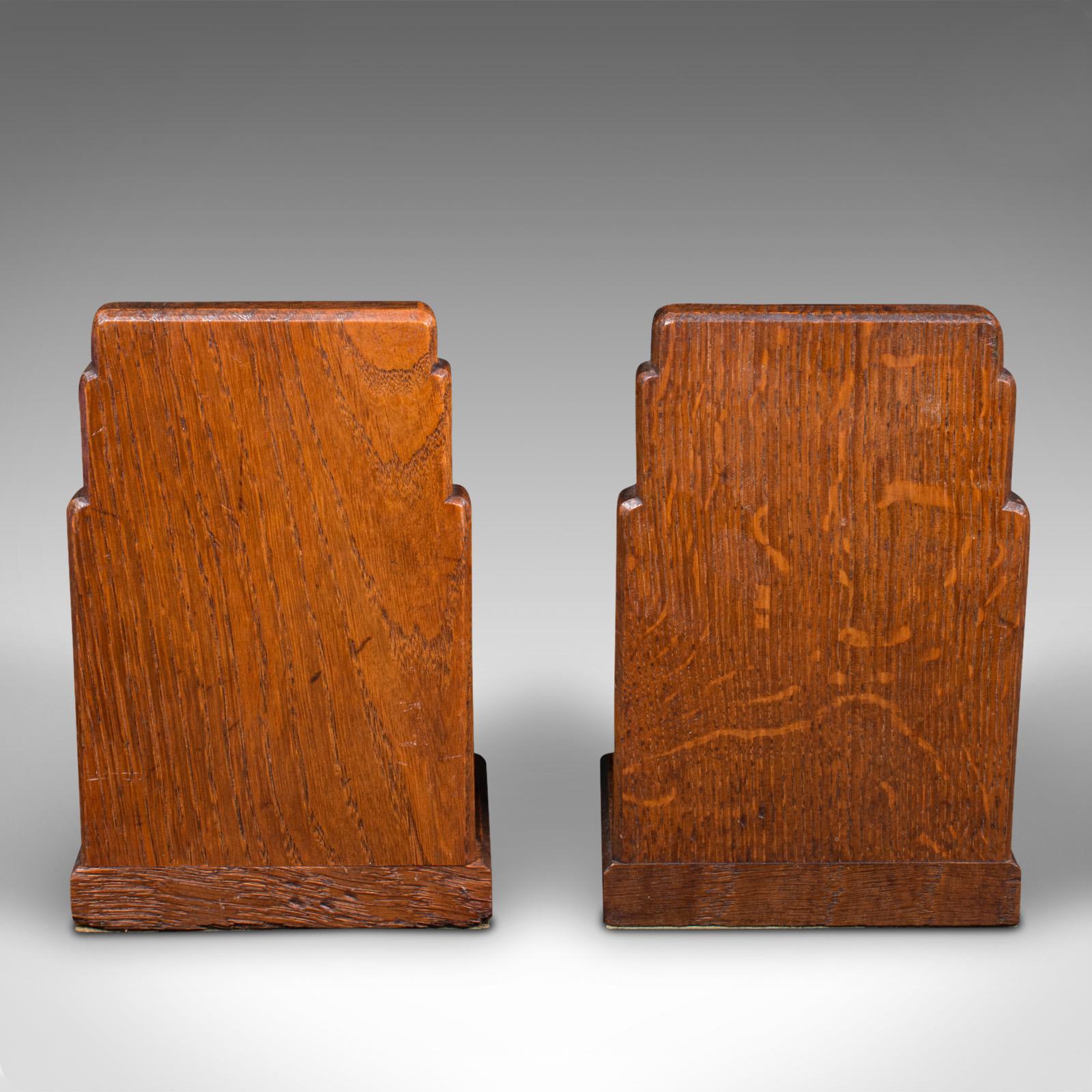 Pair of Vintage Decorative Bookends, English, Oak, Book Rest, Early 20th, C.1930 In Good Condition For Sale In Hele, Devon, GB
