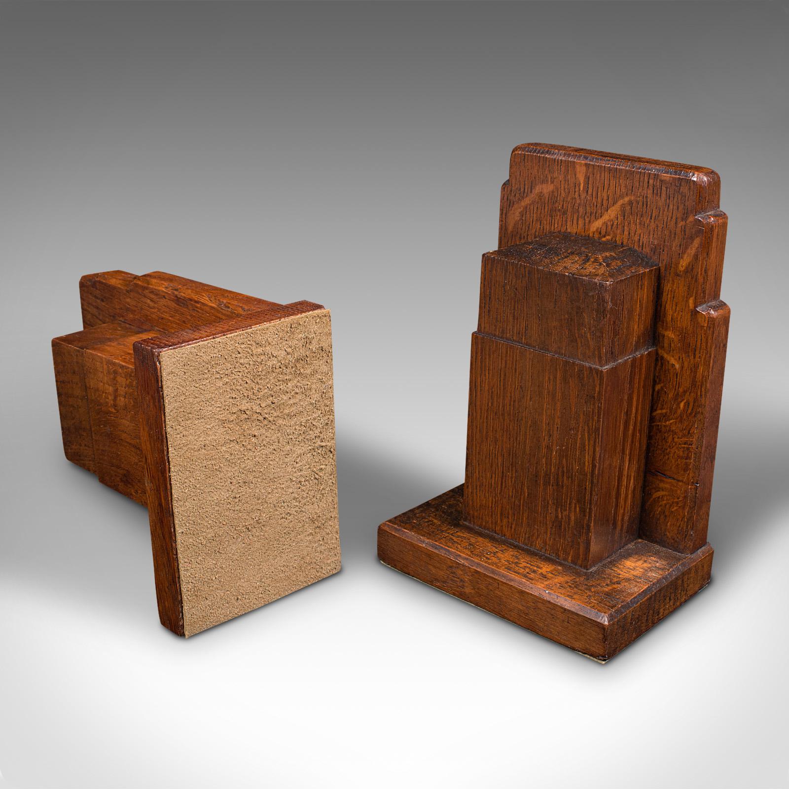 Pair of Vintage Decorative Bookends, English, Oak, Book Rest, Early 20th, C.1930 For Sale 2