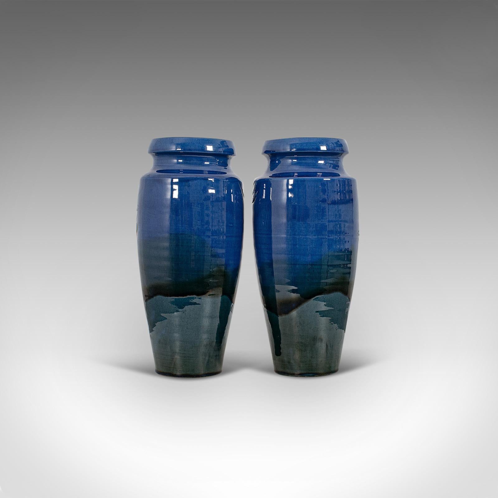 Pair of Vintage Decorative Flower Vases English Ceramic Hand Painted, circa 1930 For Sale 1