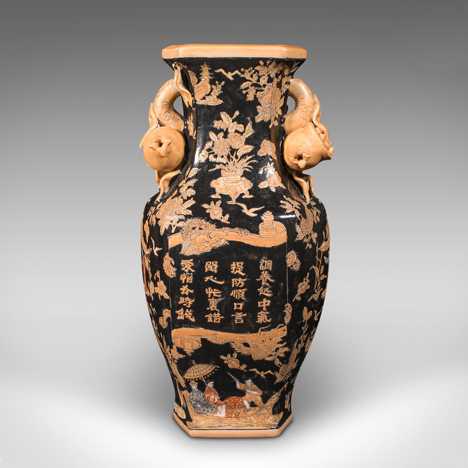 Exportation chinoise Paire de vases décoratifs vintage, chinois, céramique, urne de fleurs séchées, fin du 20e siècle en vente