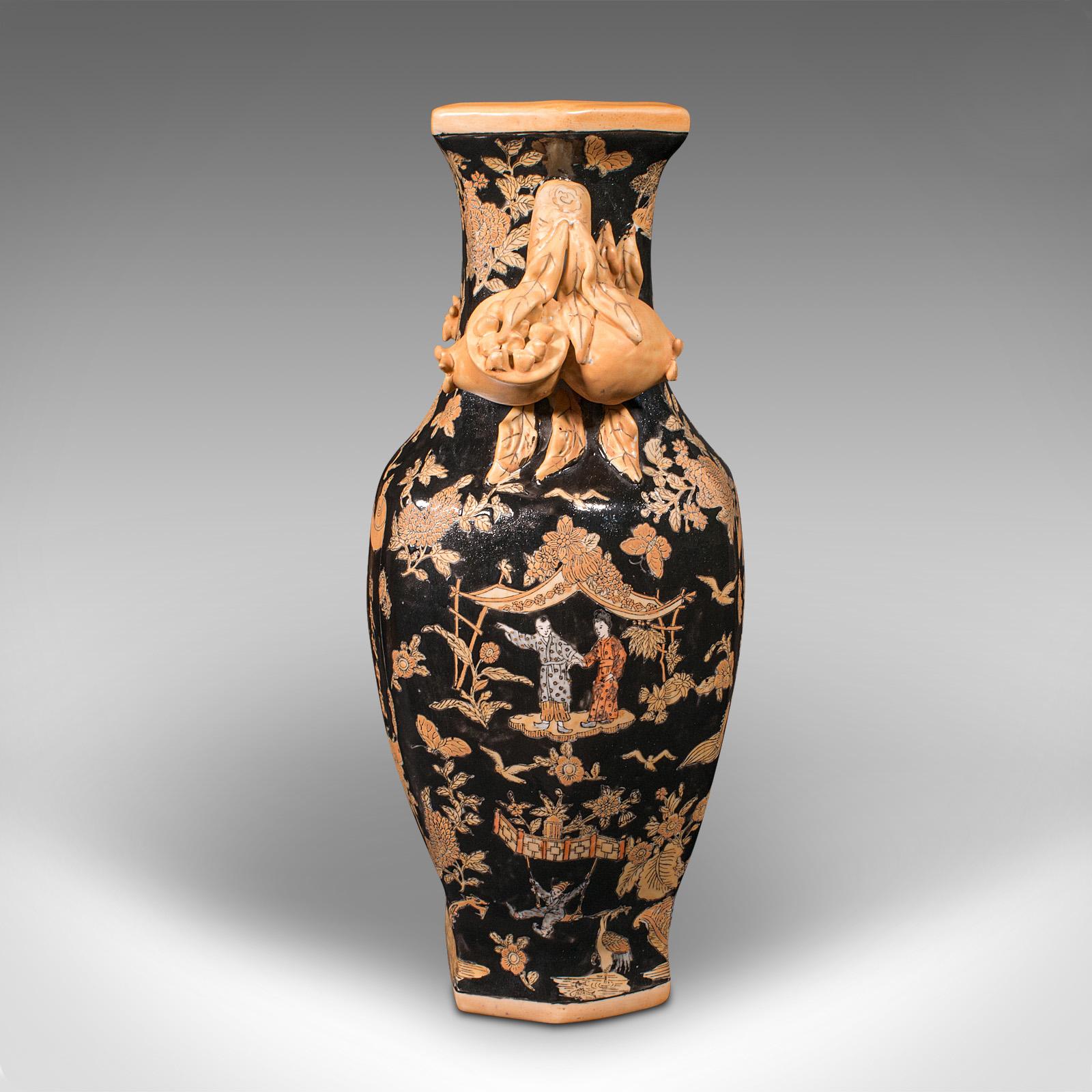 20ième siècle Paire de vases décoratifs vintage, chinois, céramique, urne de fleurs séchées, fin du 20e siècle en vente