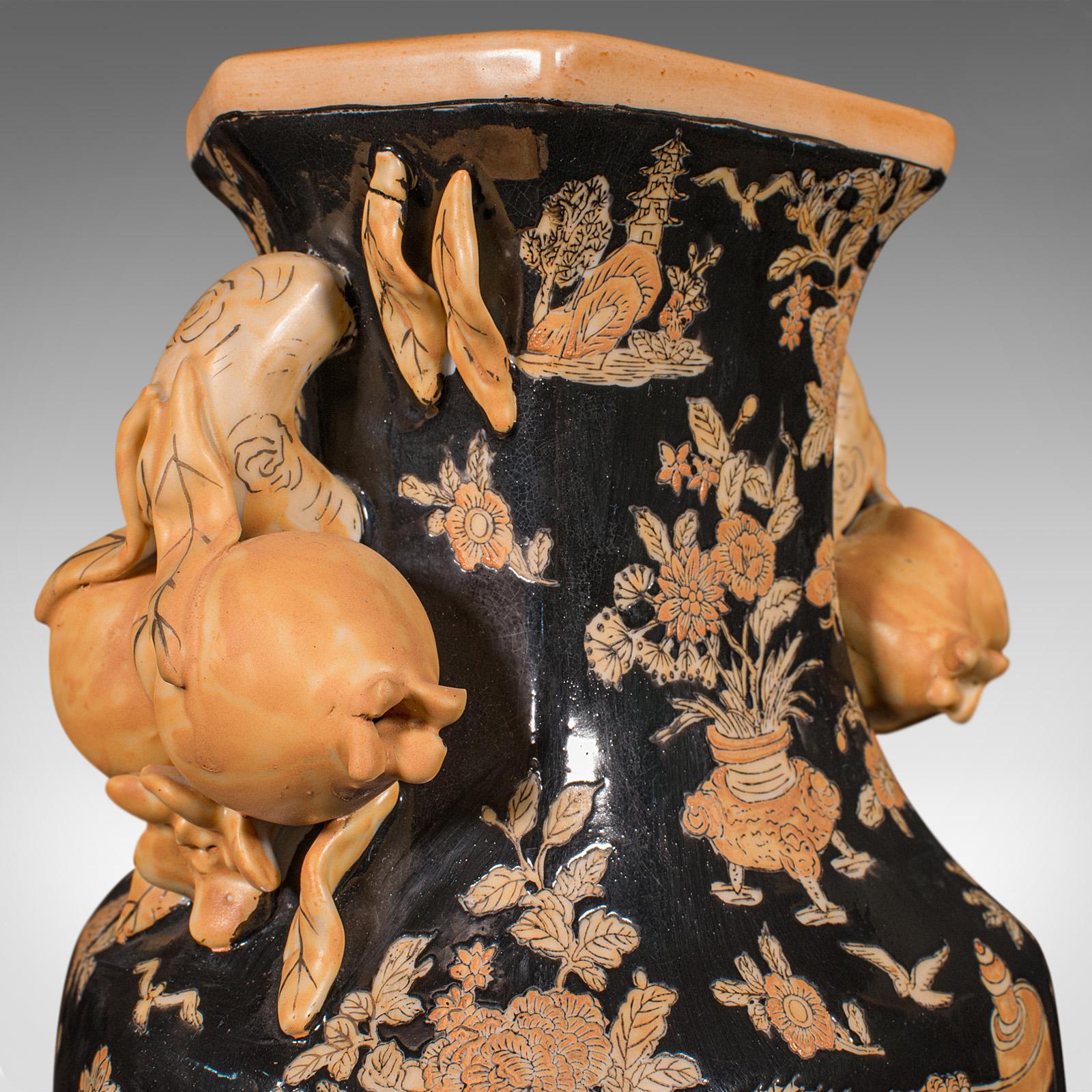 Paire de vases décoratifs vintage, chinois, céramique, urne de fleurs séchées, fin du 20e siècle en vente 1
