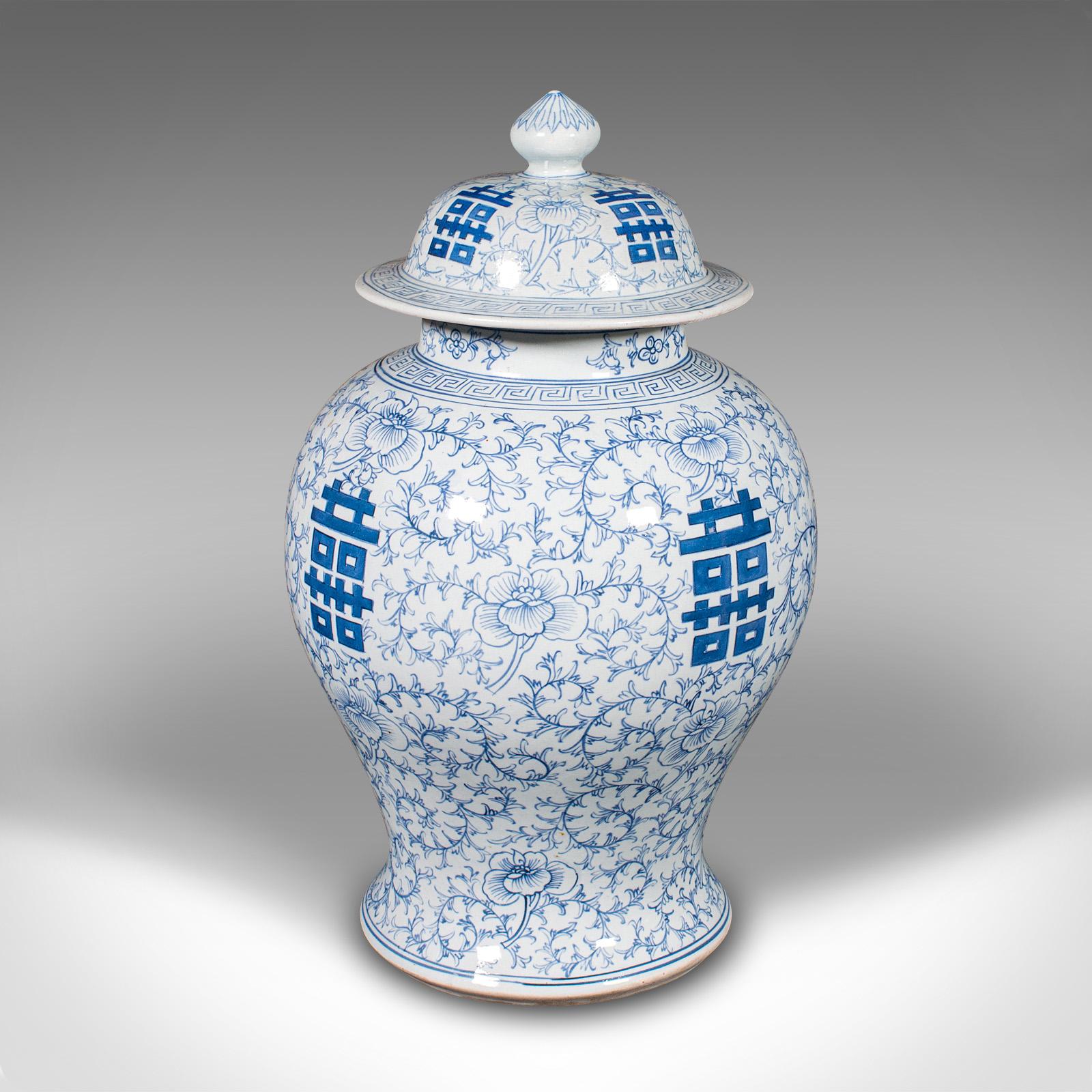 Dekorative Vintage-Vasen, chinesisch, Keramik, Blumenurne, Art déco, um 1940, Paar (20. Jahrhundert) im Angebot