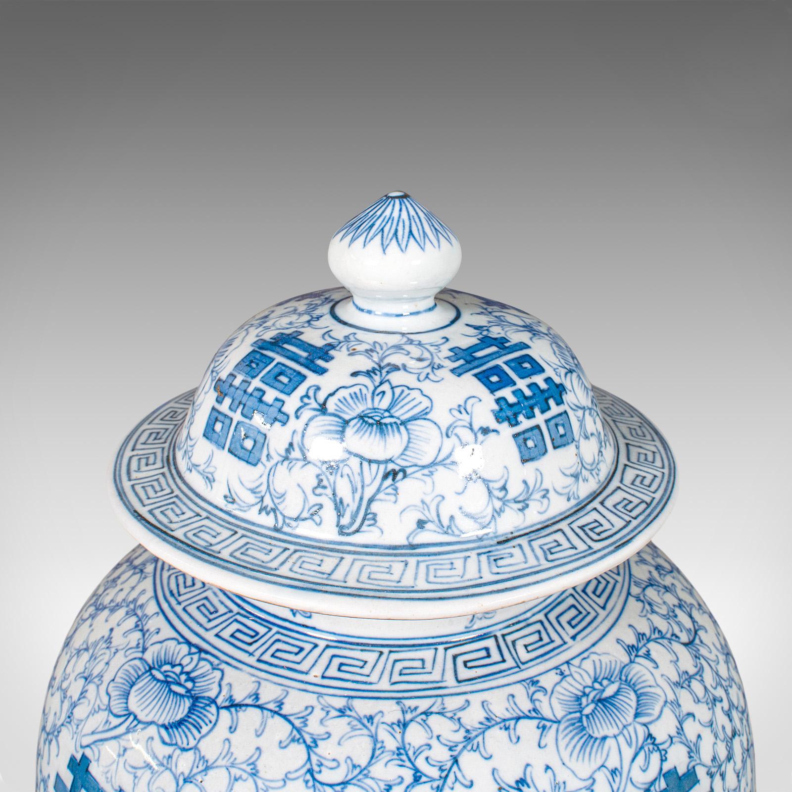 Dekorative Vintage-Vasen, chinesisch, Keramik, Blumenurne, Art déco, um 1940, Paar im Angebot 3