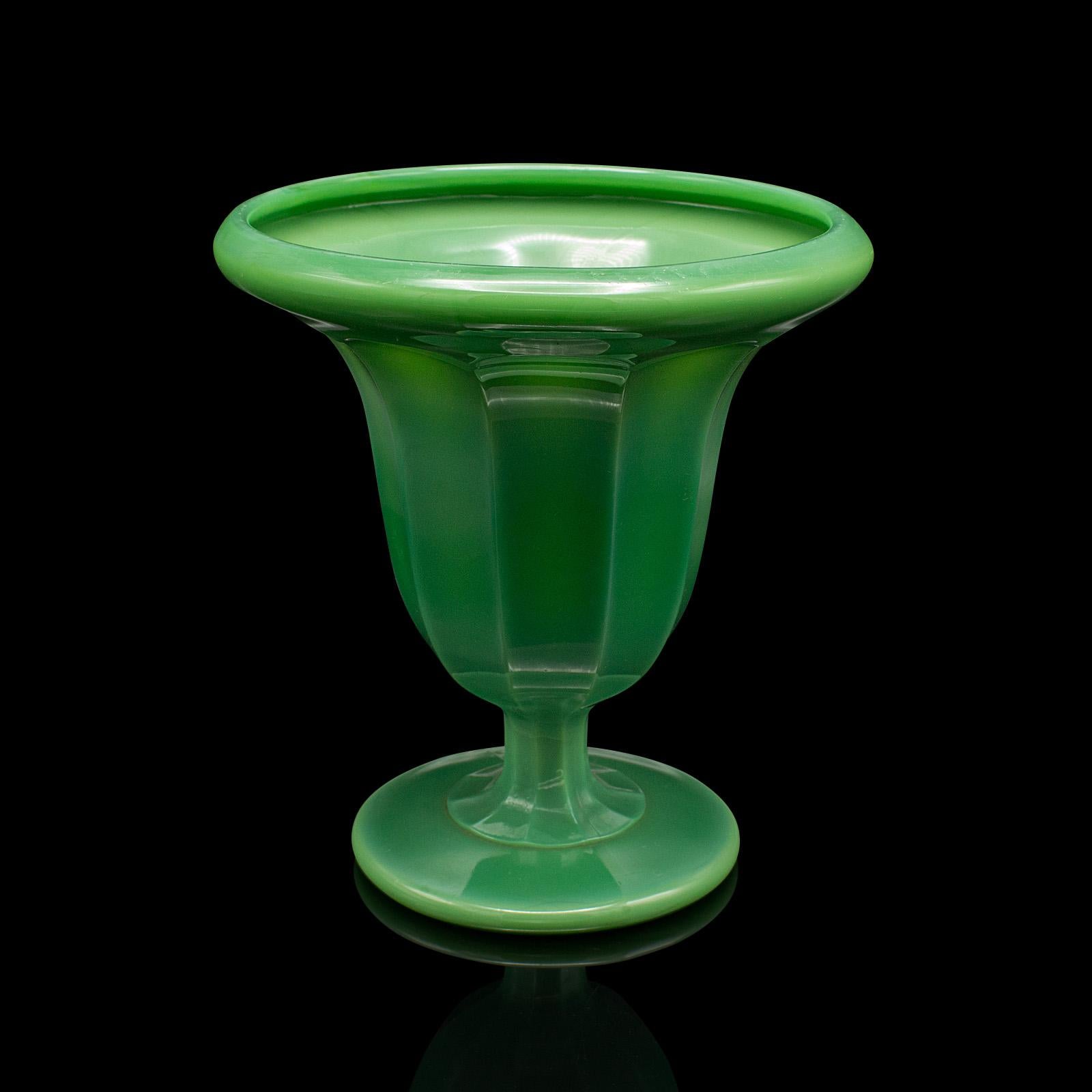 Verre Paire de vases décoratifs vintage anglais, verre, pots à plantes, Art déco, vers 1930 en vente