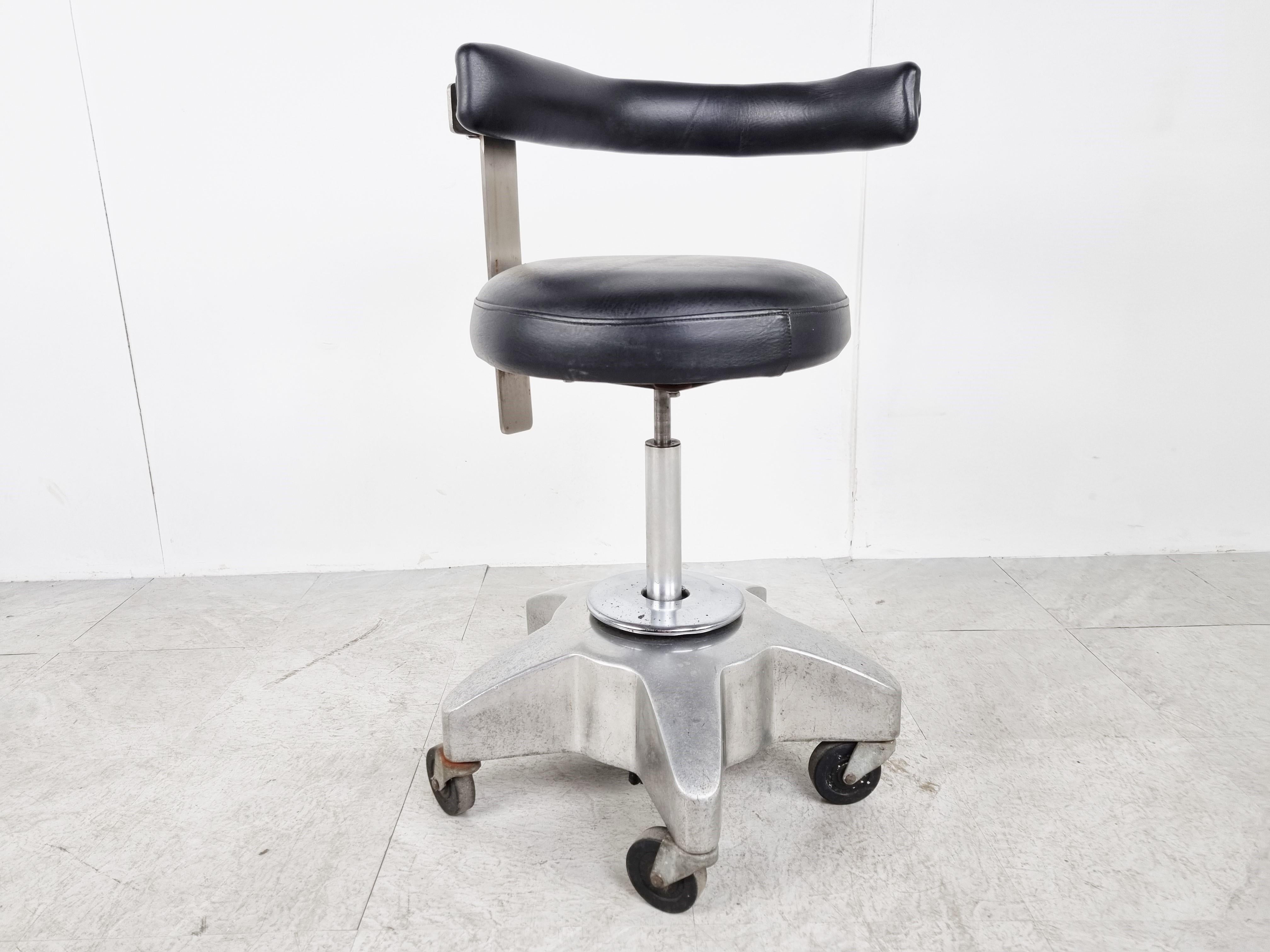 1970s dentist chair