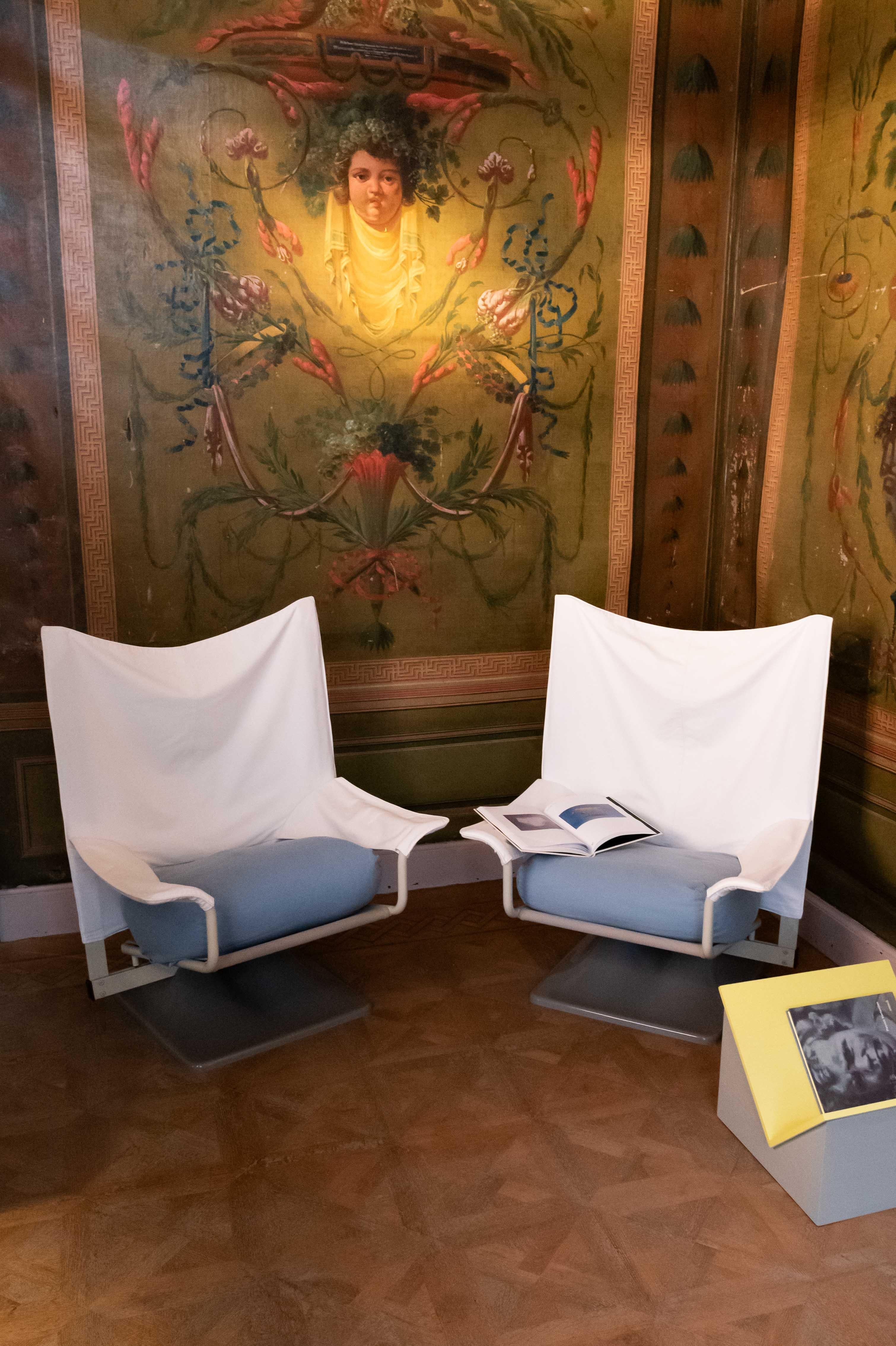 The Cassina 650 AEO Chair was designed by Paolo Deganello (IT) in 1973. It was considered an unorthodox interpretation of the modern design armchair. The chairs are sold as a pair and the price mentioned is also for the pair. 

Despite the age, the