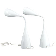 Ein Paar Vintage Design-Lampen aus weiß emailliertem Blech, um 1970