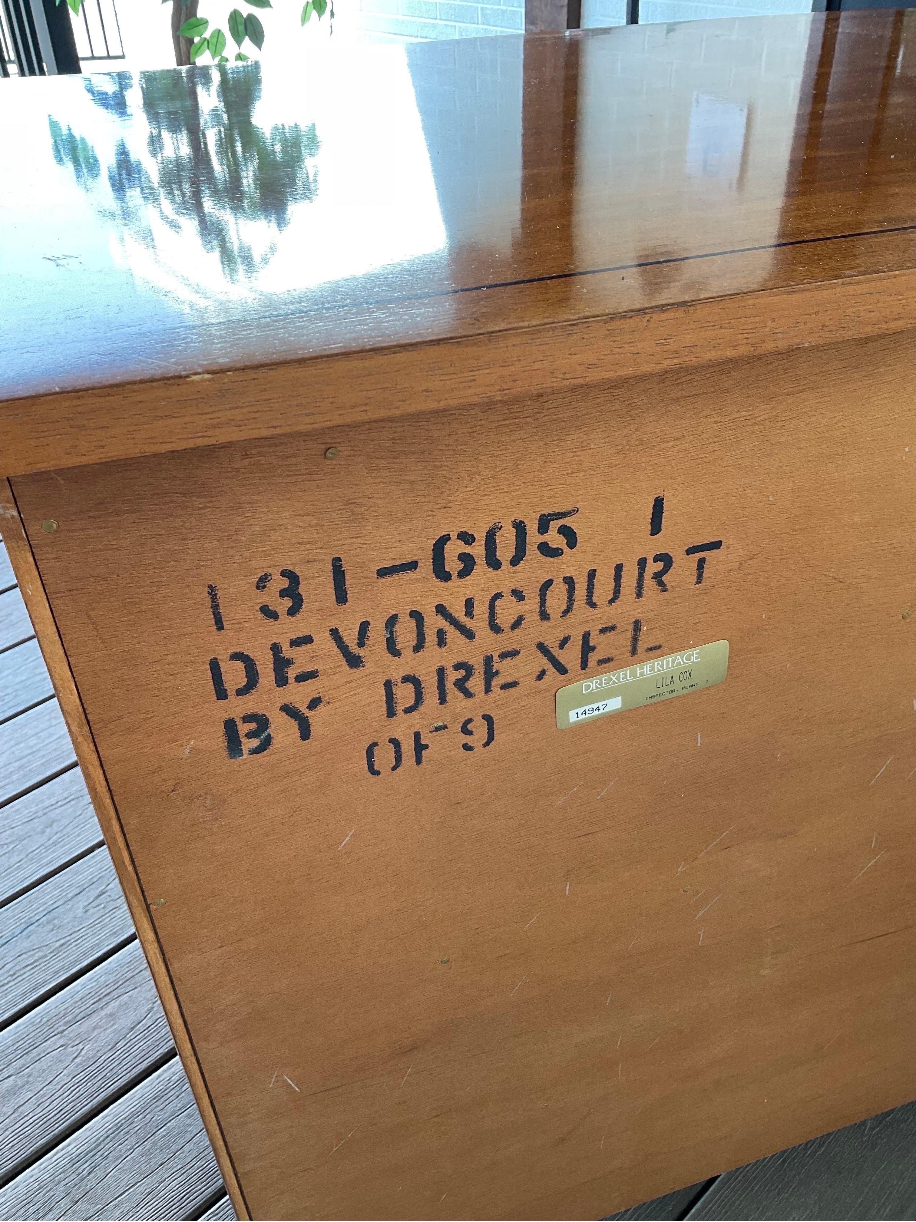 Pair of Vintage Devoncourt Bachelor Chests from Drexel 6