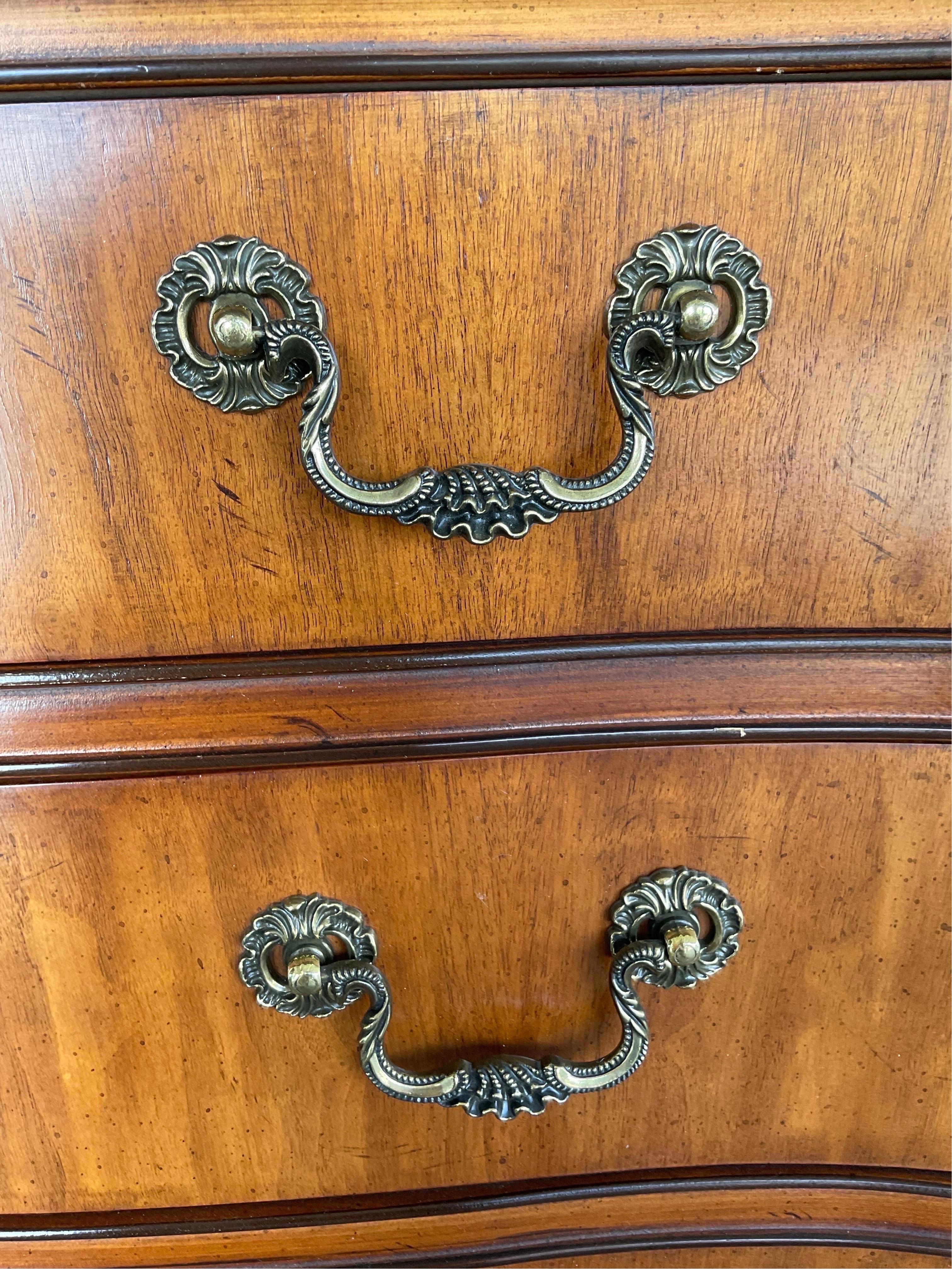 Yew Pair of Vintage Devoncourt Bachelor Chests from Drexel