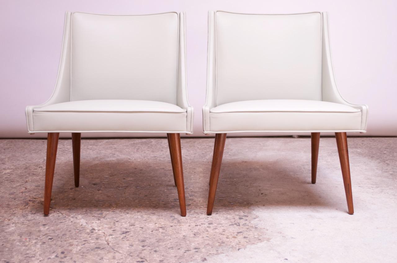 American Pair of Vintage Diminutive Walnut and Leather Slipper Chairs by Milo Baughman For Sale