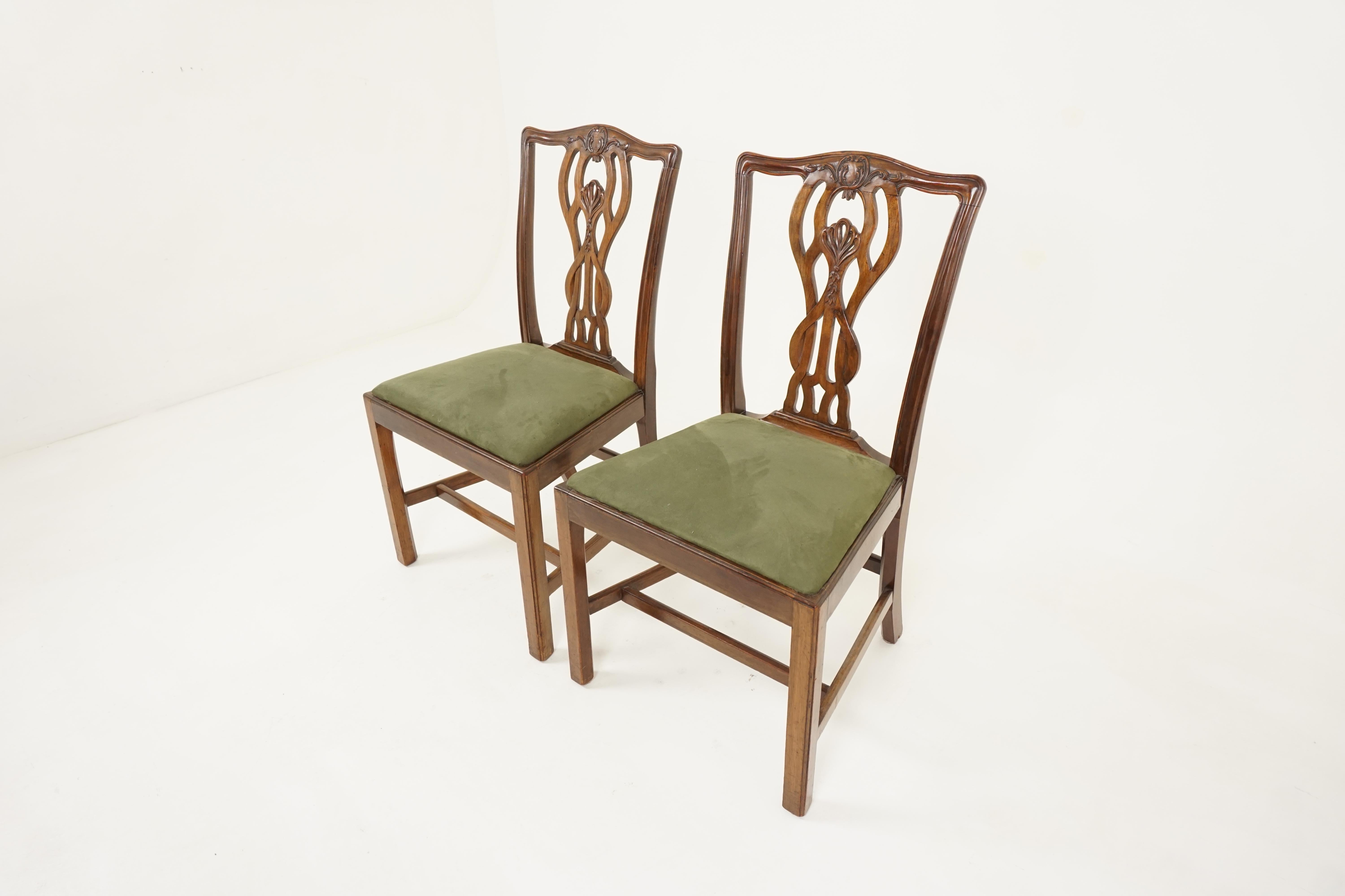 Pair of vintage dining chairs, walnut, Chippendale style, Scotland 1930, B2722

Scotland 1930
Solid walnut
Original finish
Carved top rail
Pierced splats to the back
Drop in seats
All standing on square legs
Connected by stretchers
Solid