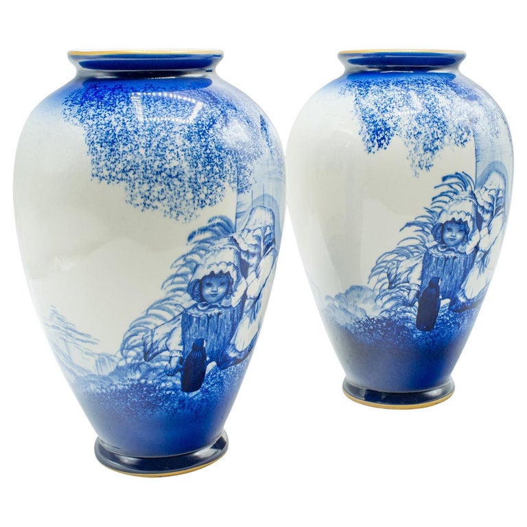 Paar Vintage Display Vasen, Englisch, Keramik Blumen Urne, Potteries, C.1970 im Angebot bei 1stDibs Deutschland