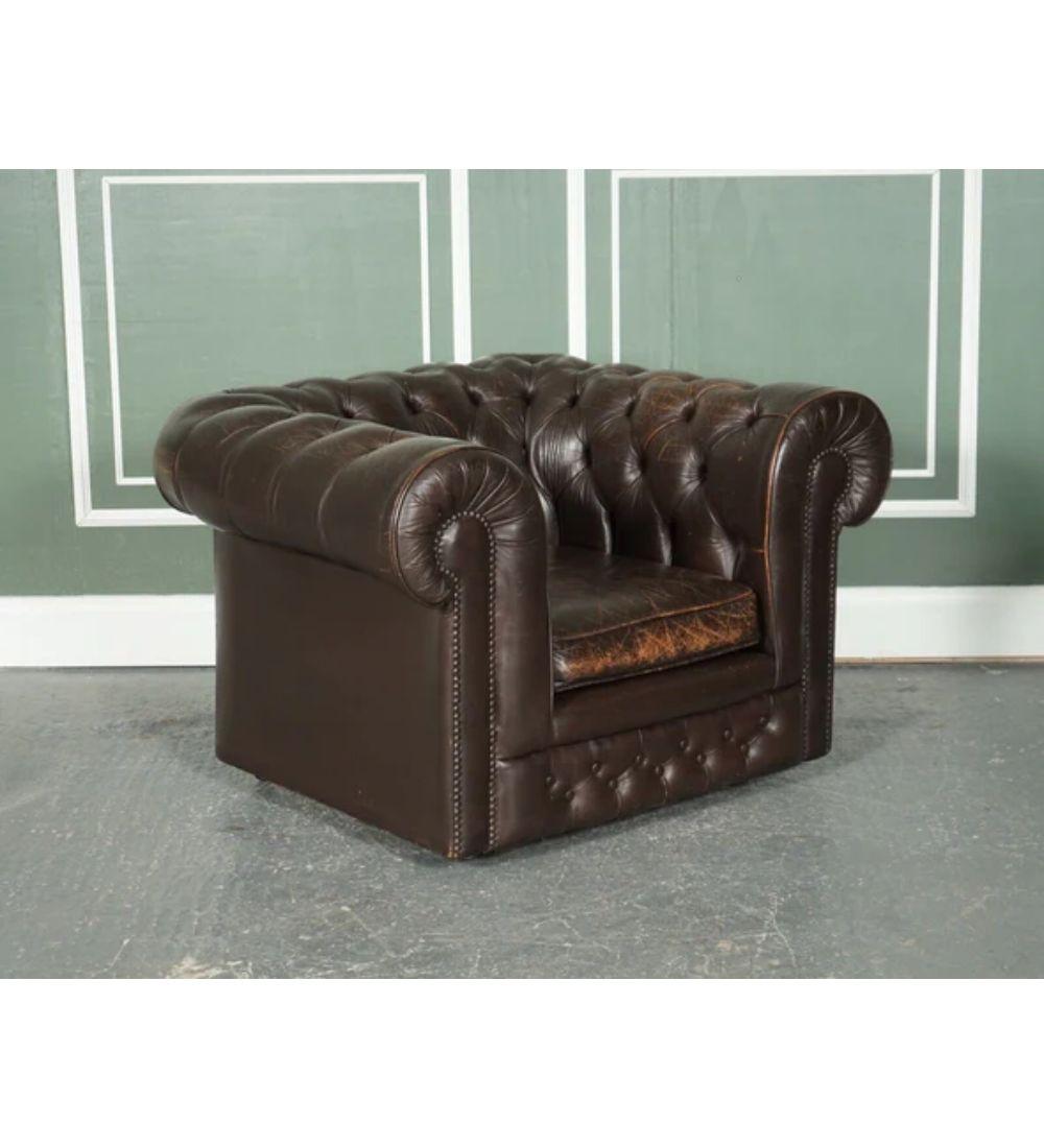 British Pair of Vintage Distressed Brown Leather Chesterfield Club Tub Armchairs For Sale