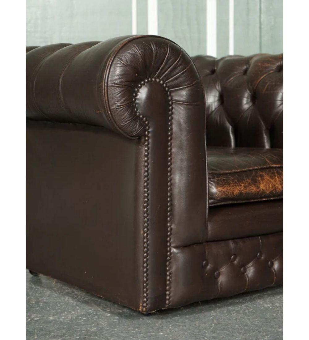 Pair of Vintage Distressed Brown Leather Chesterfield Club Tub Armchairs For Sale 1