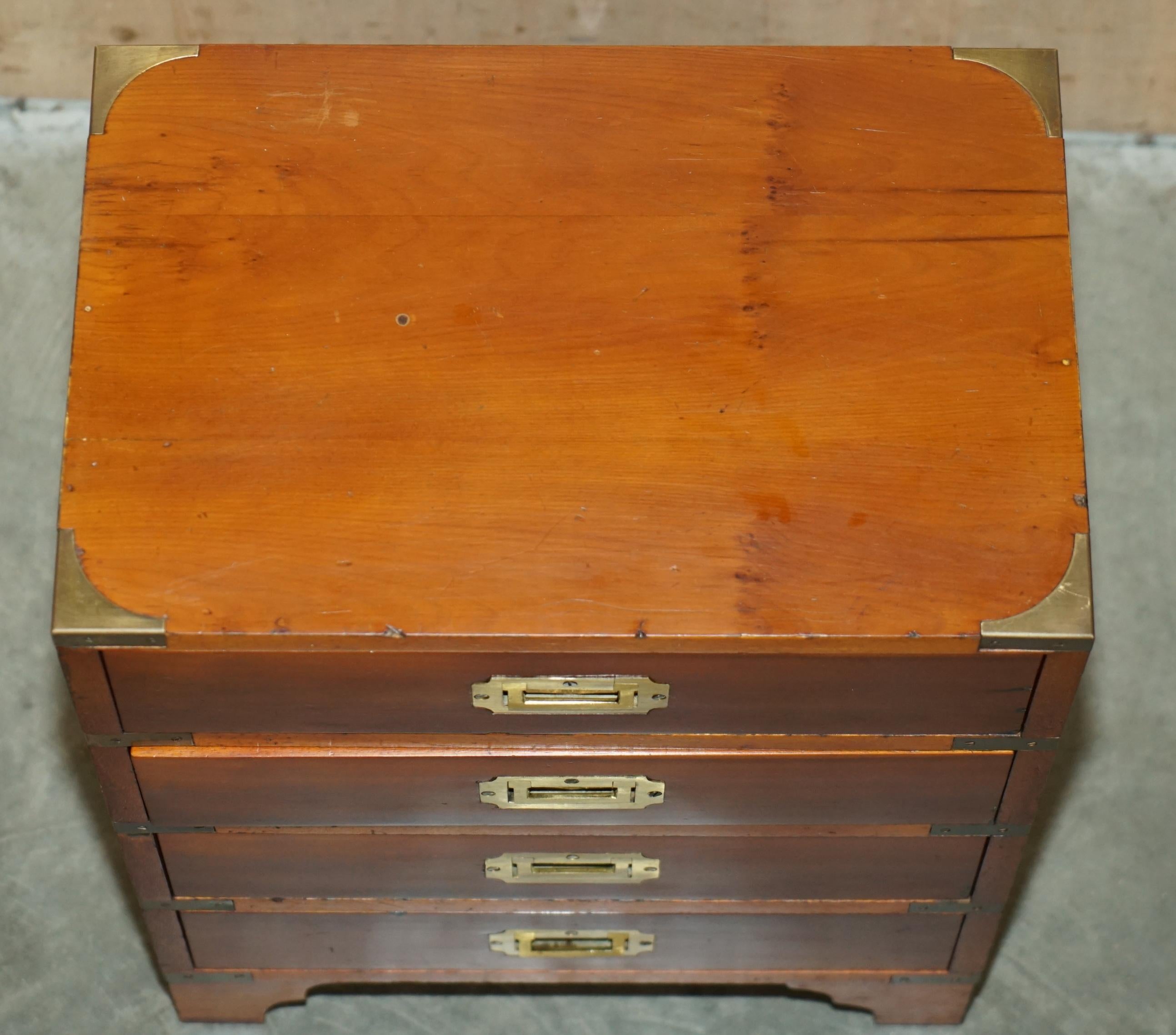 PAIR OF ViNTAGE DISTRESSED MILITARY CAMPAIGN BURR YEW WOOD SIDE TABLE DRAWERS For Sale 6