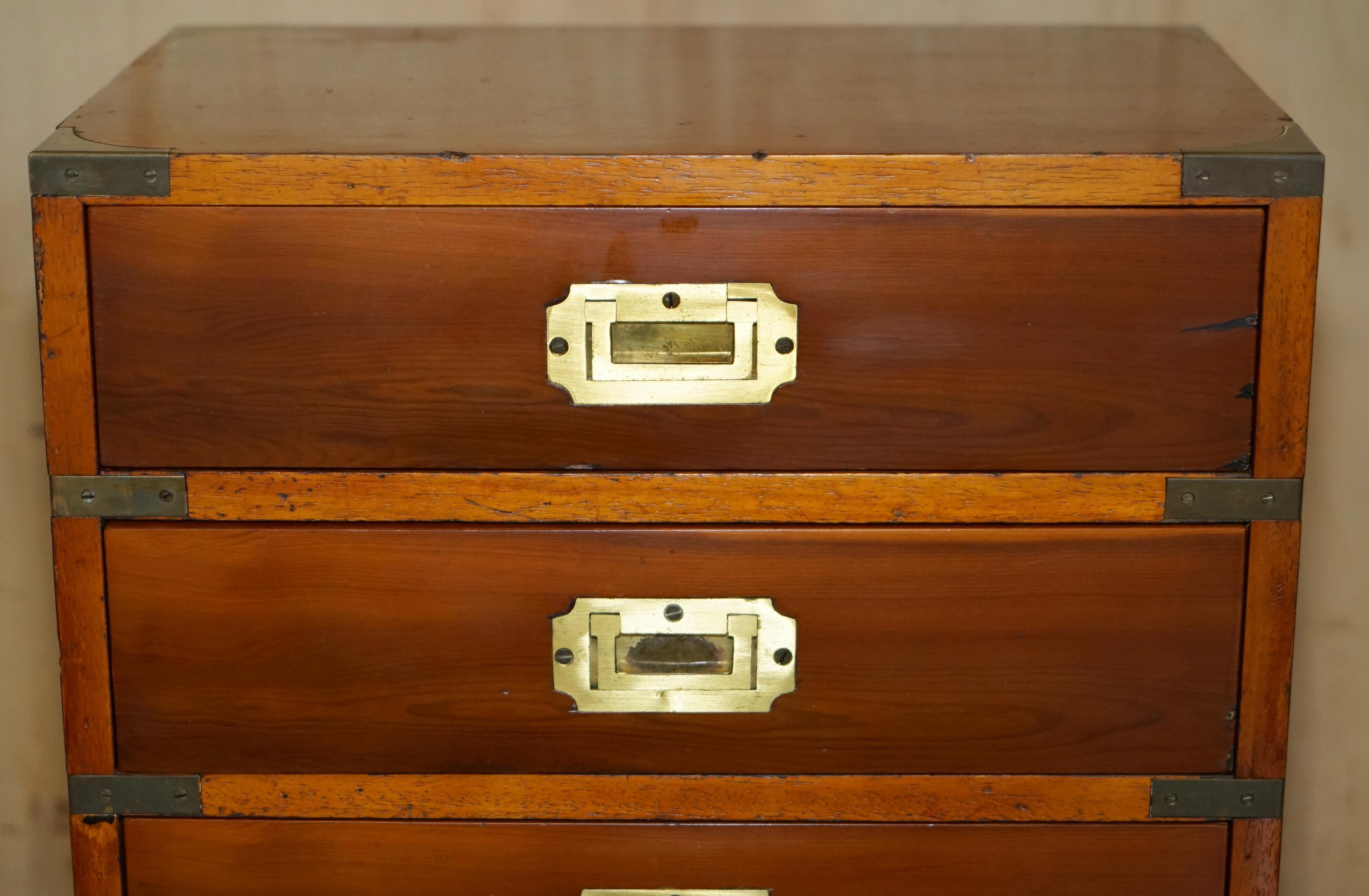 PAIR OF ViNTAGE DISTRESSED MILITARY CAMPAIGN BURR YEW WOOD SIDE TABLE DRAWERS For Sale 8