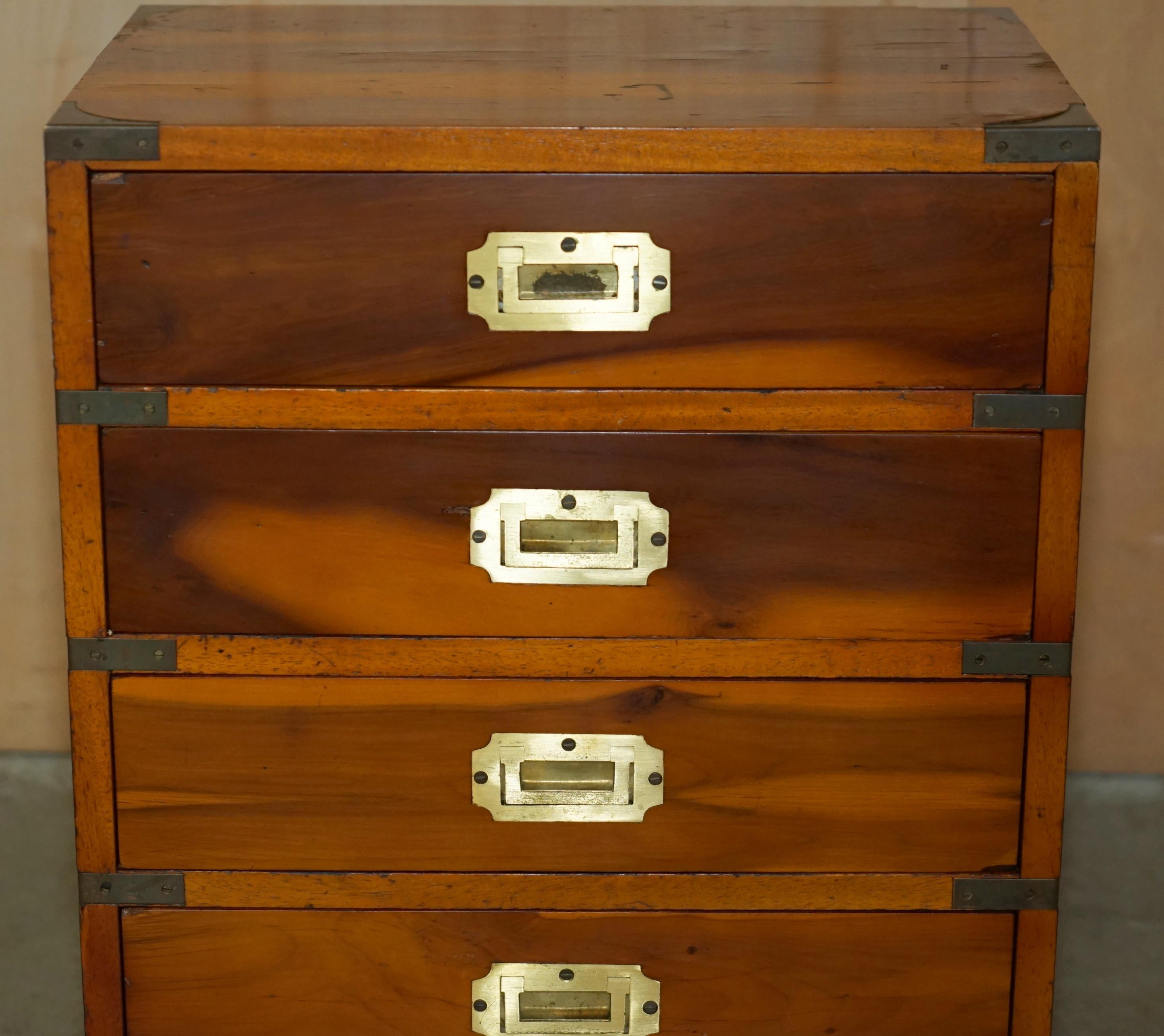 Hand-Crafted PAIR OF ViNTAGE DISTRESSED MILITARY CAMPAIGN BURR YEW WOOD SIDE TABLE DRAWERS For Sale