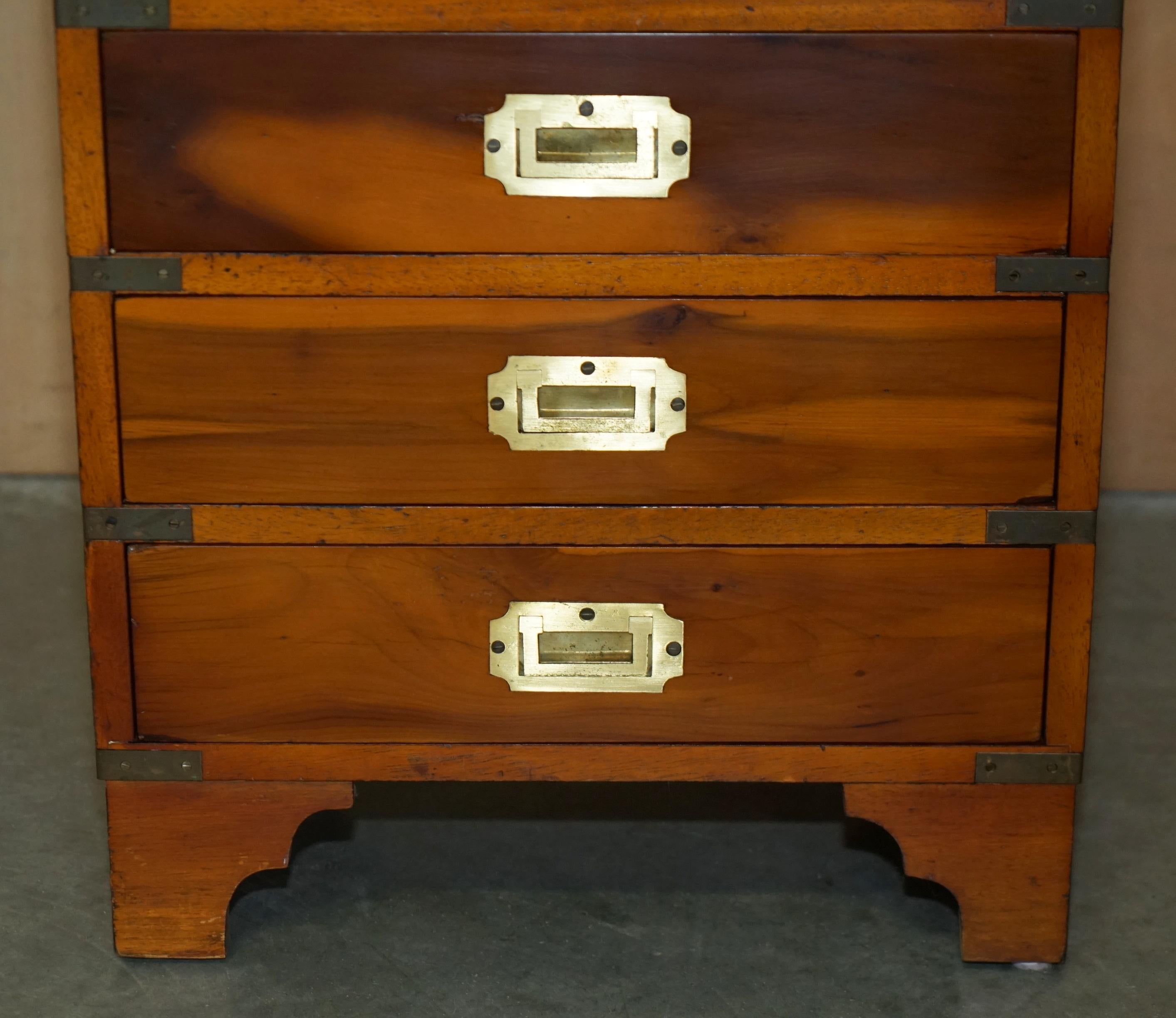 20th Century PAIR OF ViNTAGE DISTRESSED MILITARY CAMPAIGN BURR YEW WOOD SIDE TABLE DRAWERS For Sale