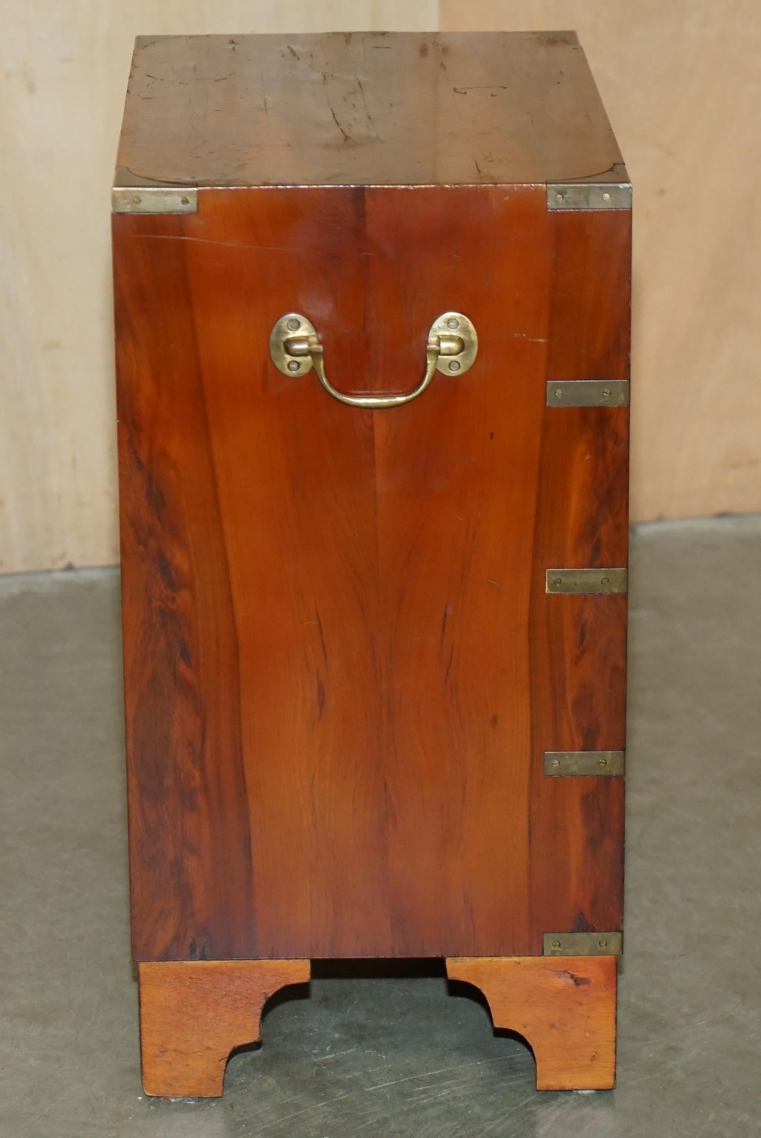 Brass PAIR OF ViNTAGE DISTRESSED MILITARY CAMPAIGN BURR YEW WOOD SIDE TABLE DRAWERS For Sale