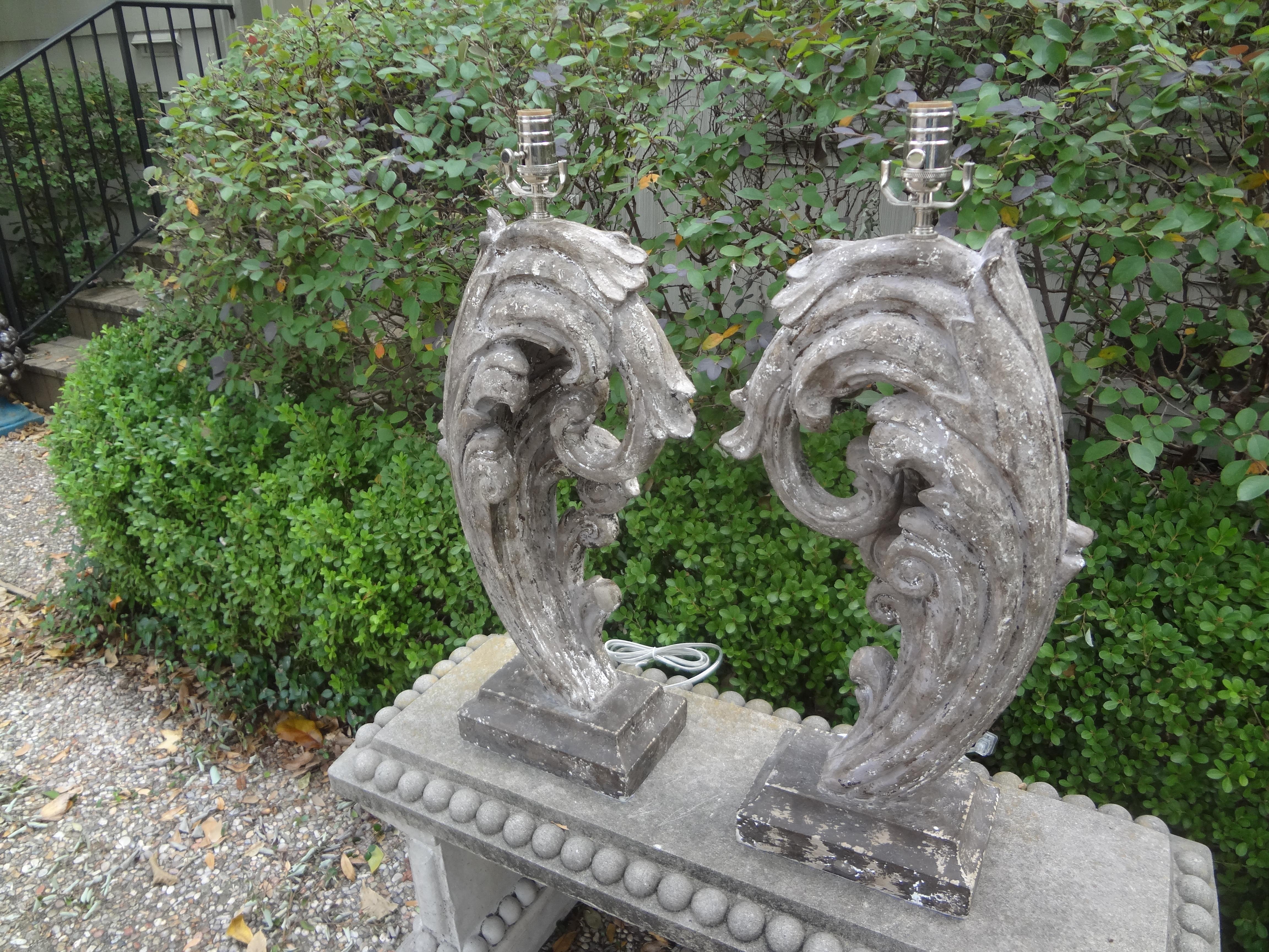 Pair of Vintage Distressed Silver Gilt Plume Lamps After Dorothy Draper In Good Condition For Sale In Houston, TX