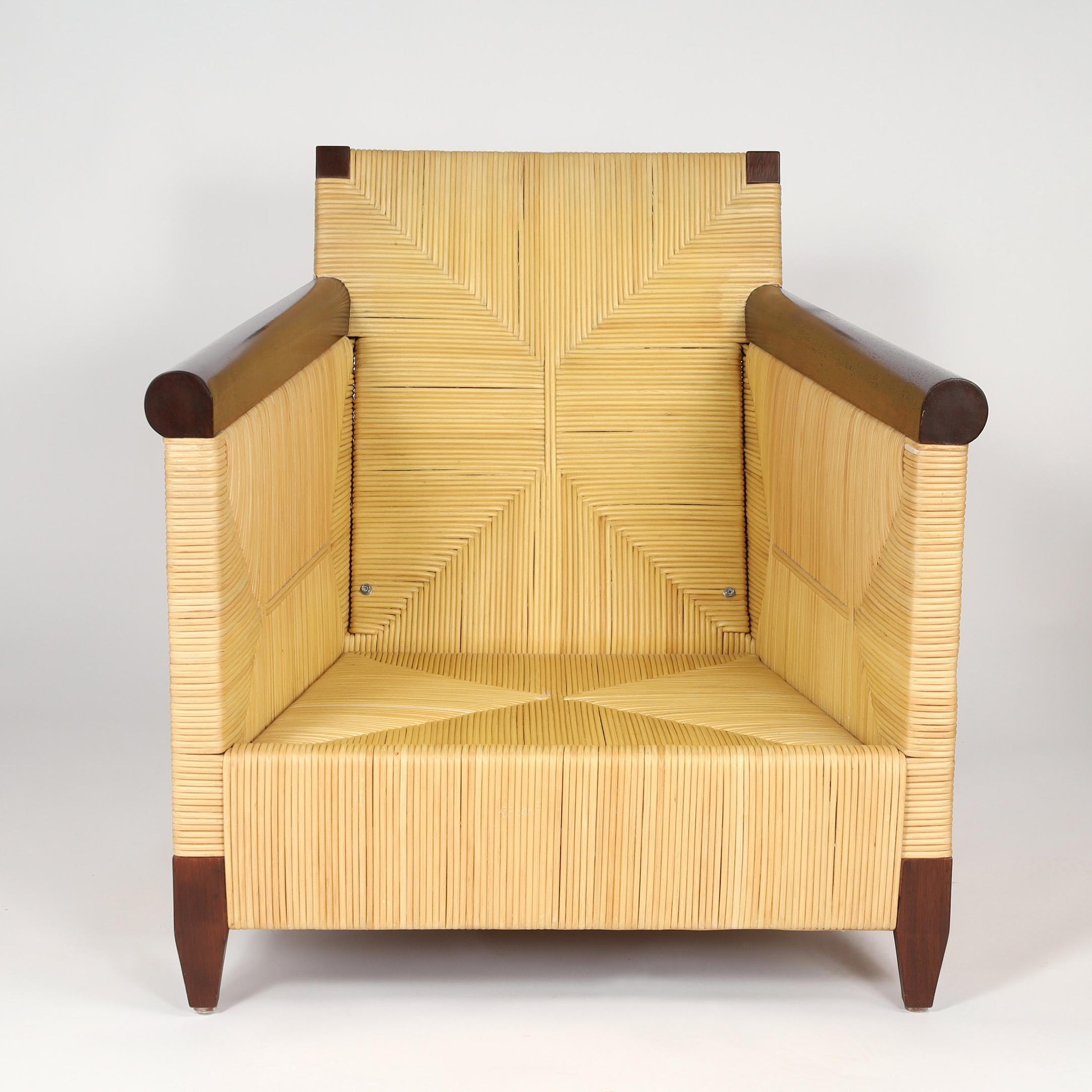 Pareja de sillas Donghia Club Vintage diseñadas por John Hutton en Bueno estado para la venta en Palm Beach, FL