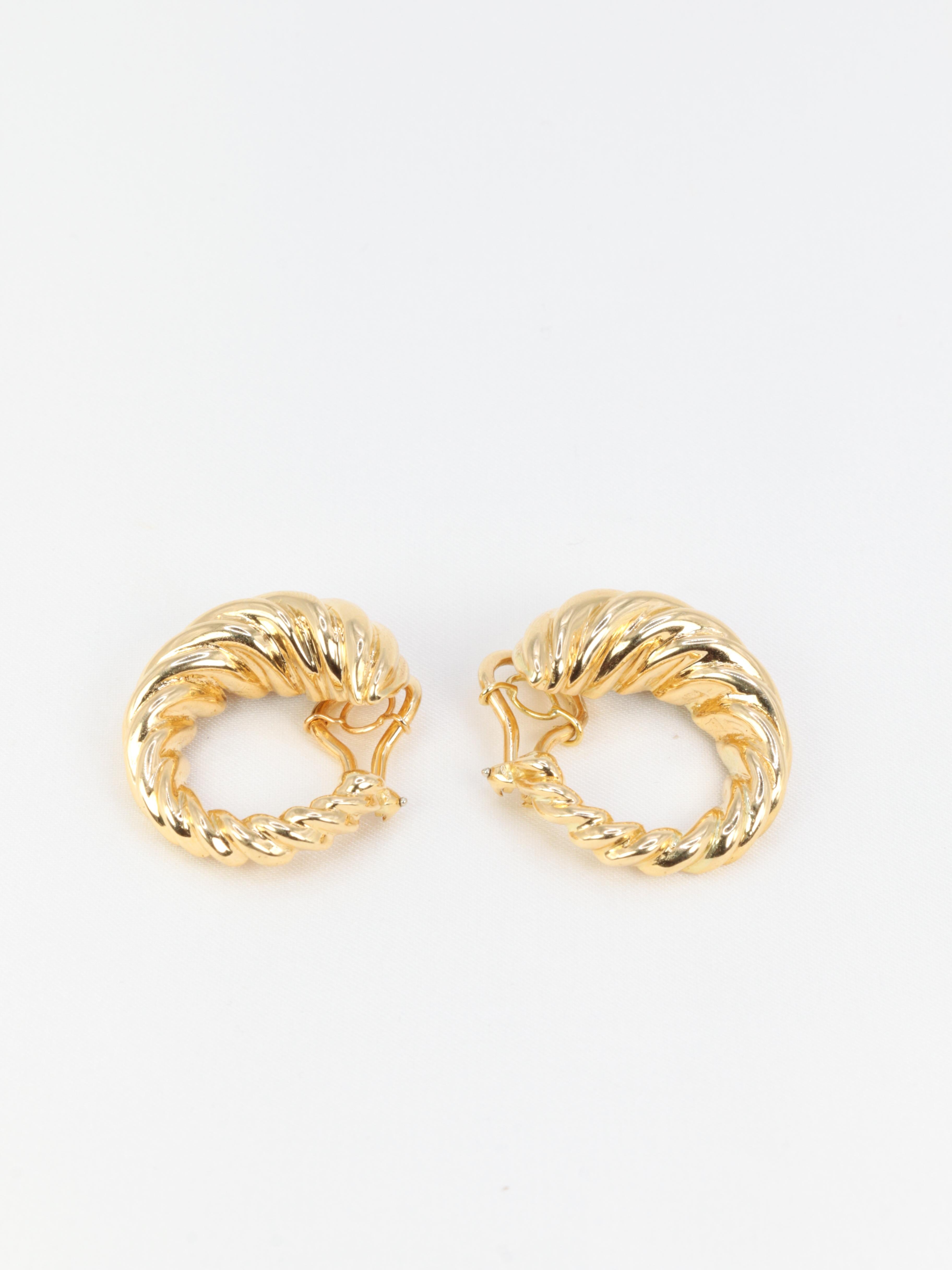 Women's or Men's Pair of Vintage Ear Clips in Yellow Gold