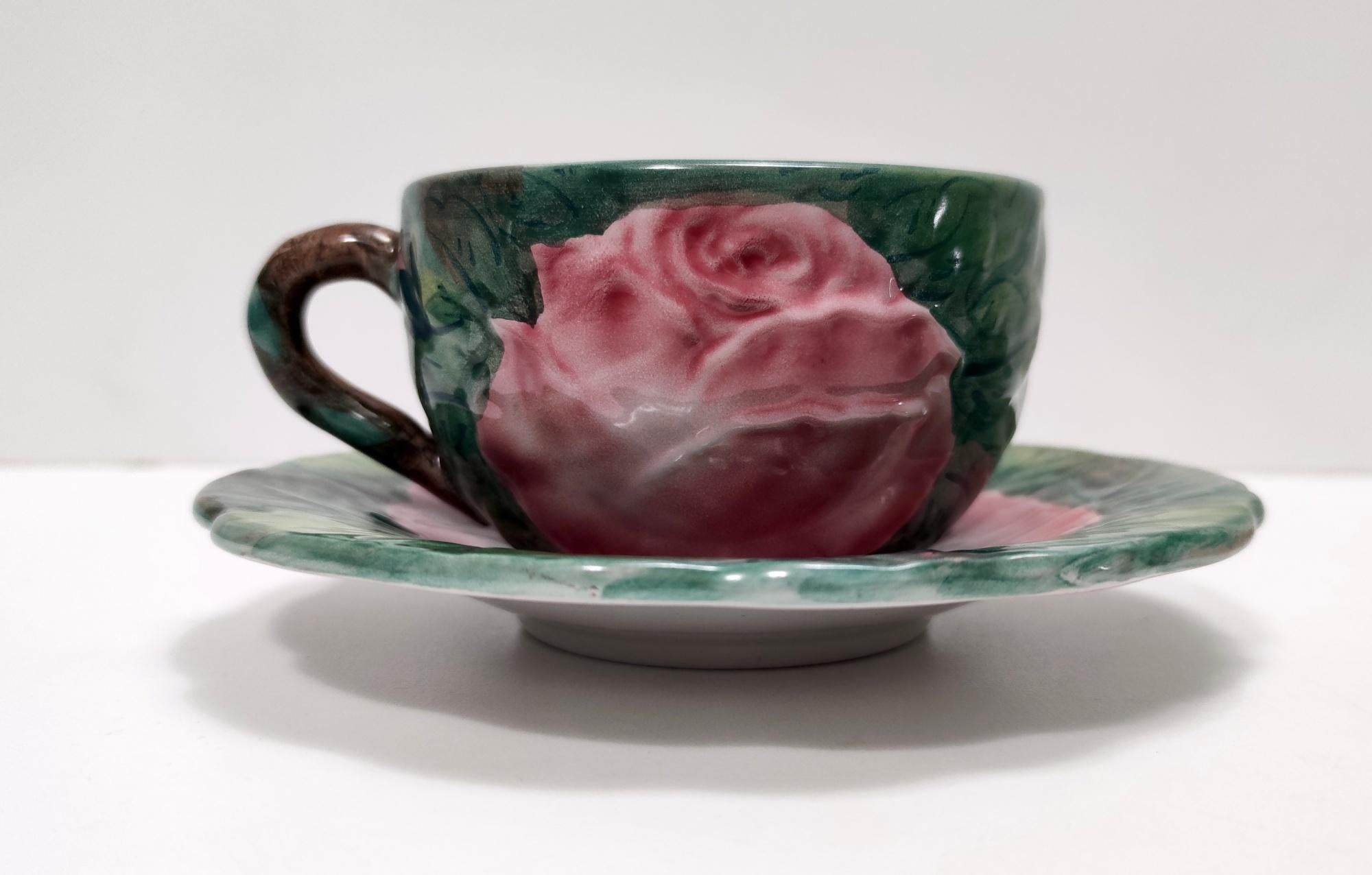 Mid-Century Modern Paire de tasses à thé / café vintage en faïence avec motifs floraux par Zaccagnini en vente