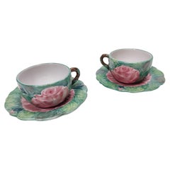 Paire de tasses à thé / café vintage en faïence avec motifs floraux par Zaccagnini
