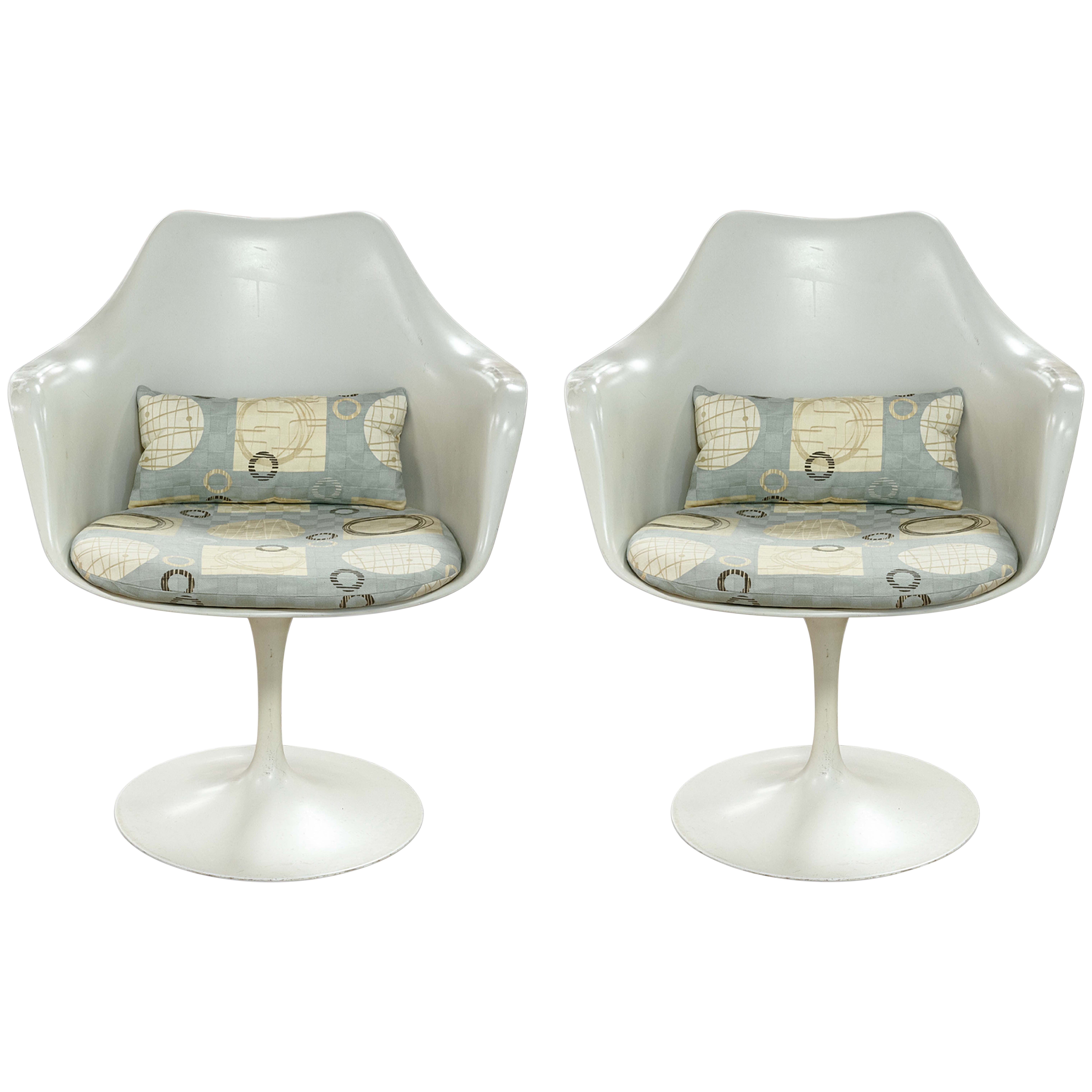 Pair of Vintage Eero Saarinen for Knoll Fiberglass Tulip Armchairs with Tags