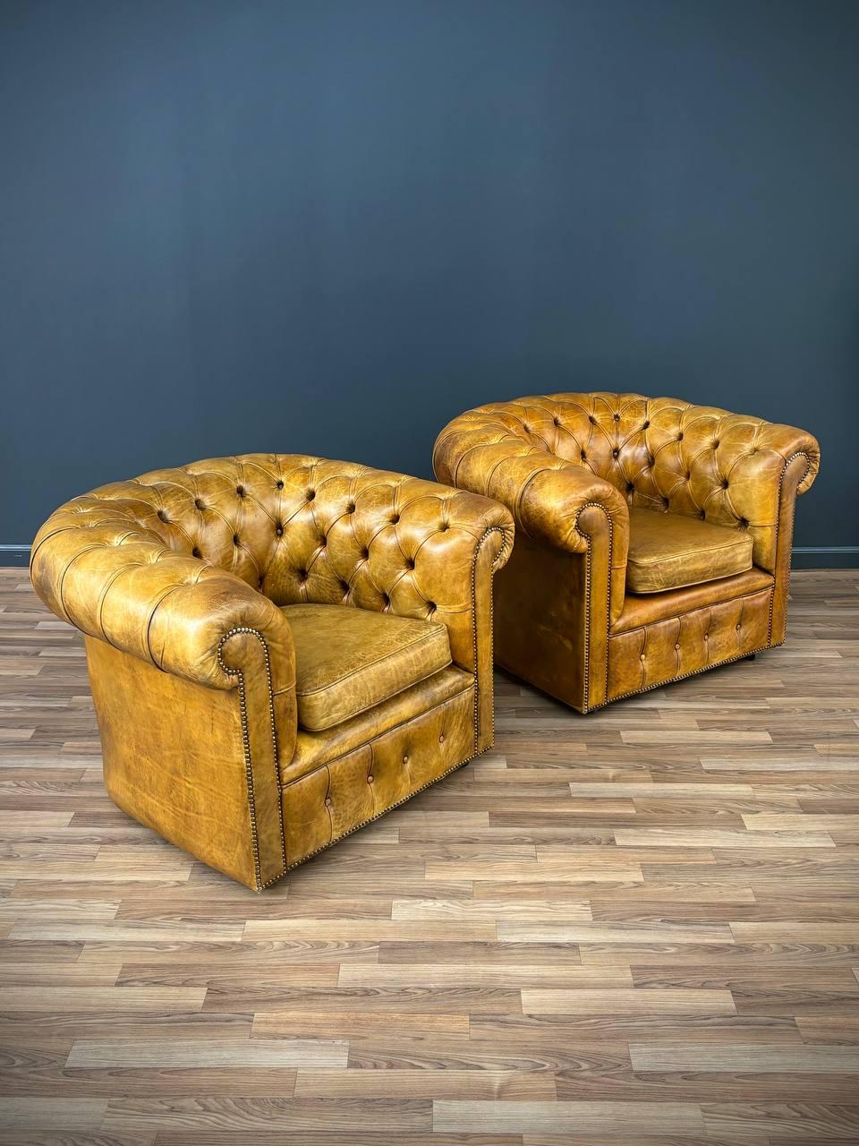 American Pair of Vintage English Chesterfield Style Tufted Leather Club Chairs For Sale