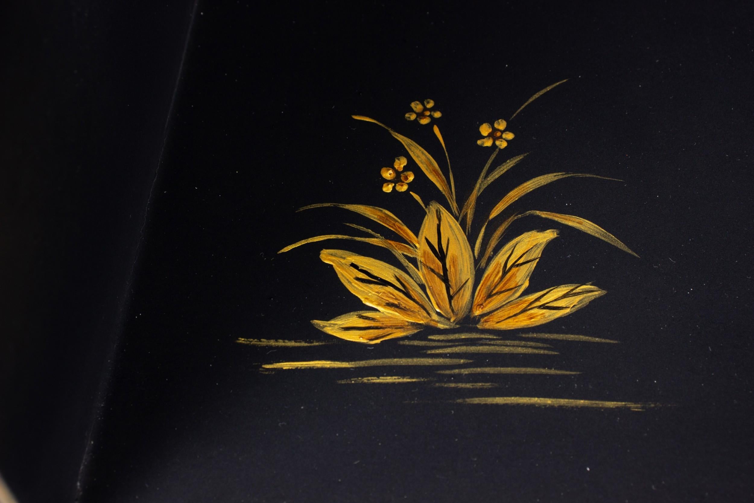 Pair of Vintage English Chinoiserie Gold and Black Painted Small Bookcases For Sale 8