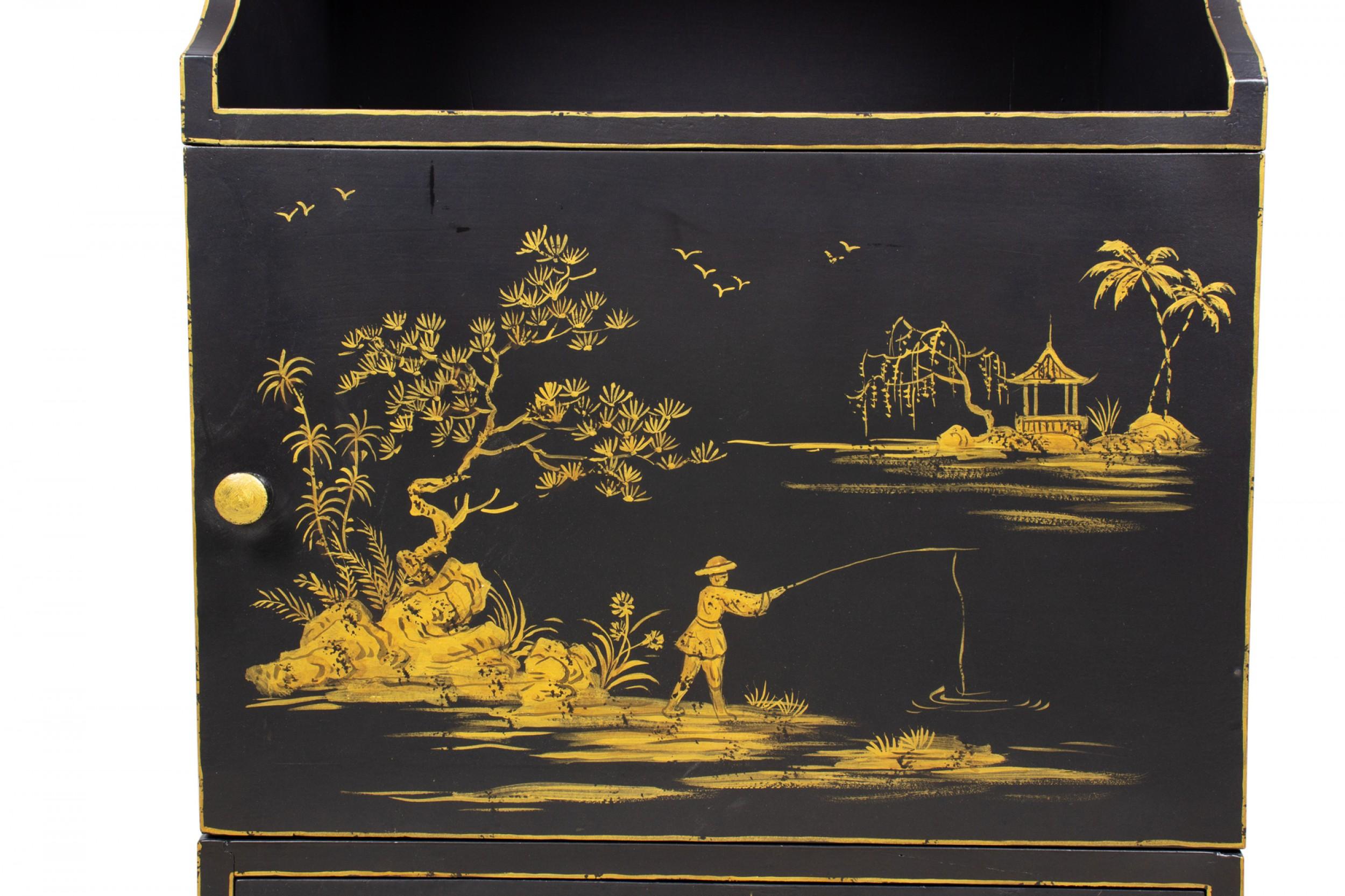 Pair of Vintage English Chinoiserie Gold and Black Painted Small Bookcases In Good Condition For Sale In Queens, NY