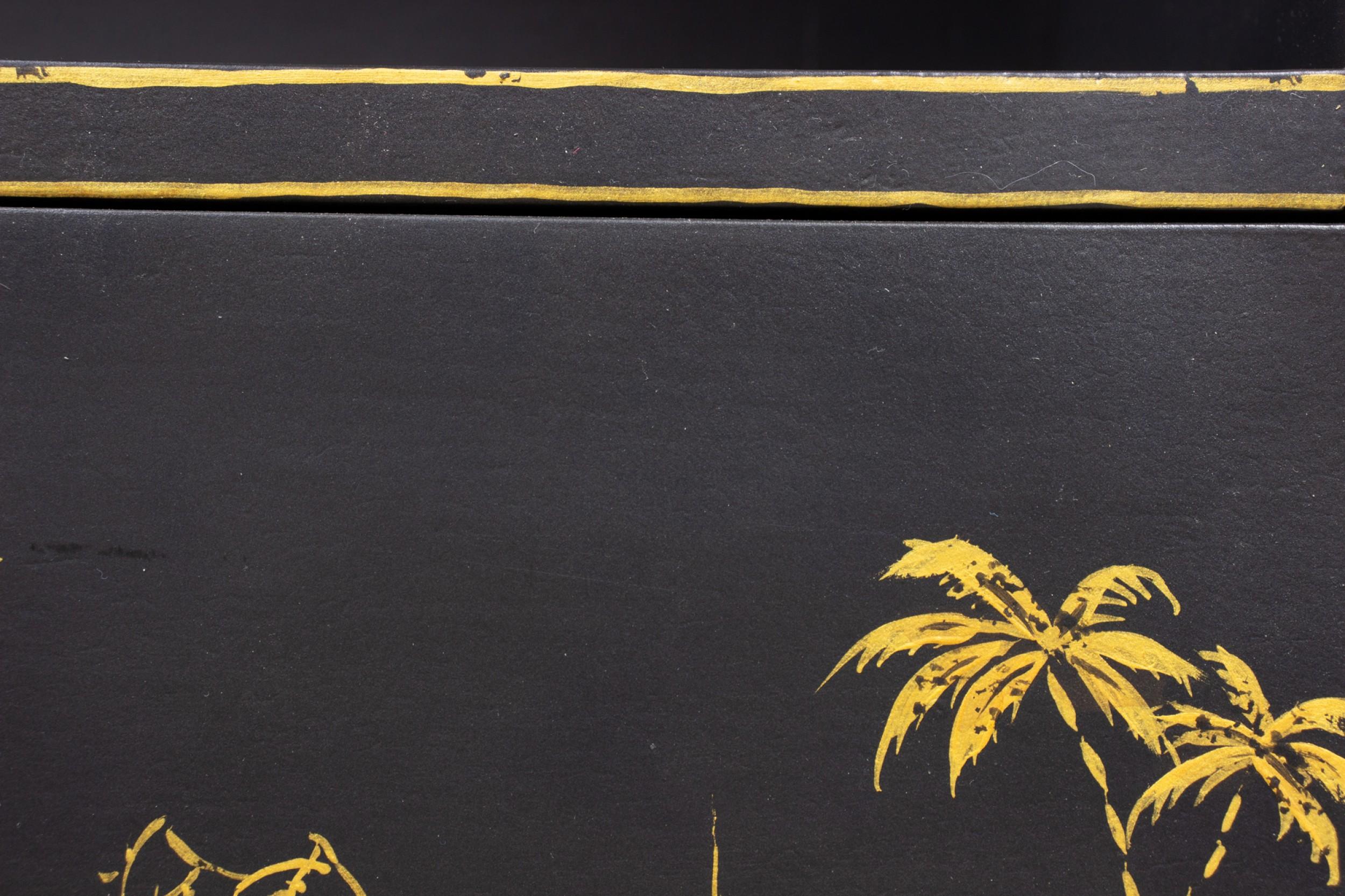Pair of Vintage English Chinoiserie Gold and Black Painted Small Bookcases For Sale 1