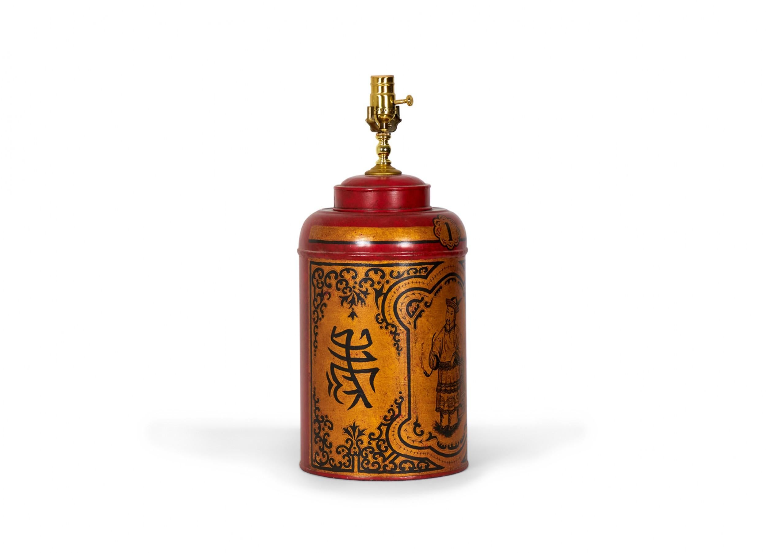 Pareja de lámparas de mesa vintage inglesas de estilo chinoiserie pintadas a mano en rojo Tole Tea Caddy en Bueno estado para la venta en Queens, NY