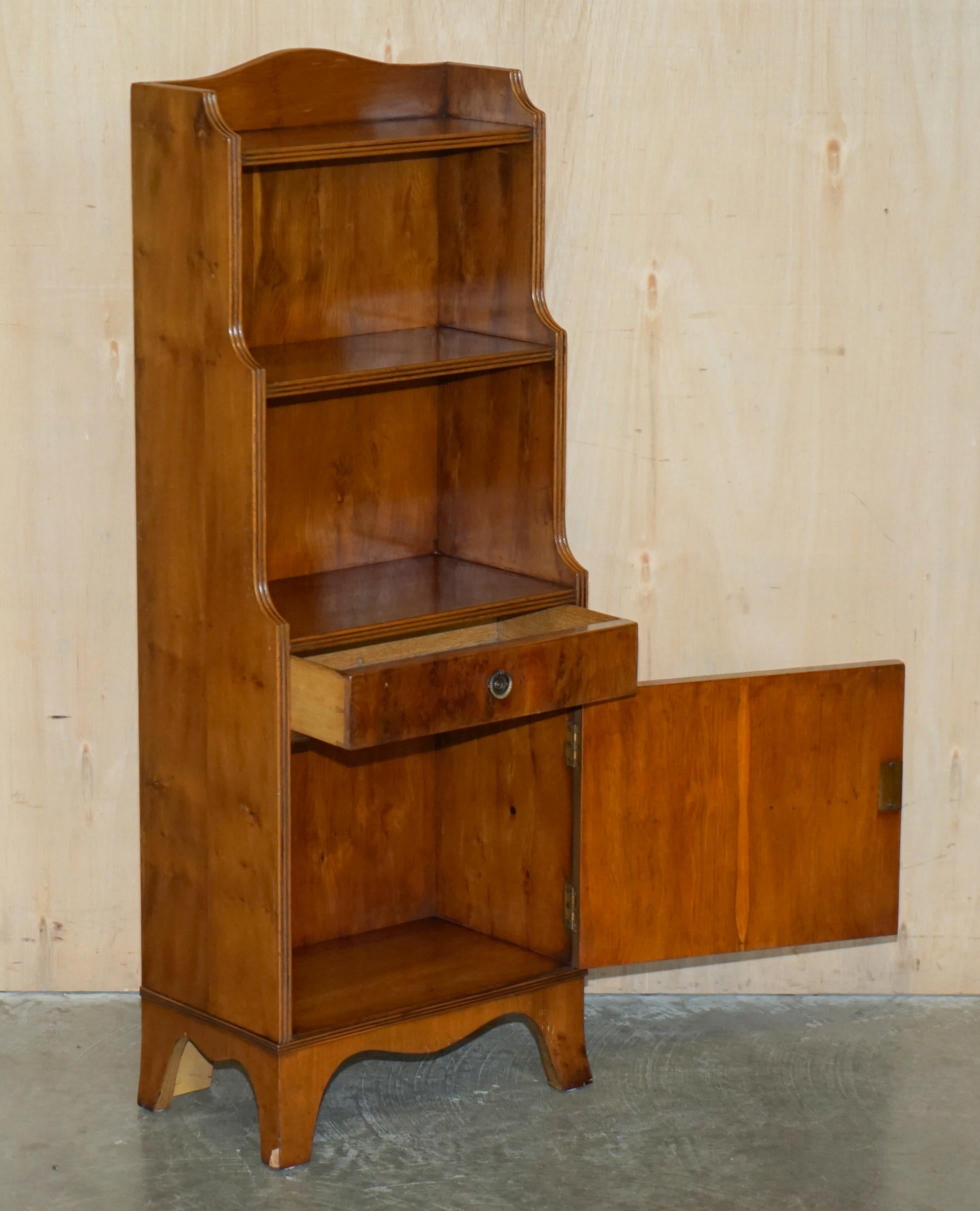 PAIR OF ViNTAGE ENGLISH FLAMED HARDWOOD WATERFALL BOOKCASES WITH CUPBOARD BASES For Sale 4